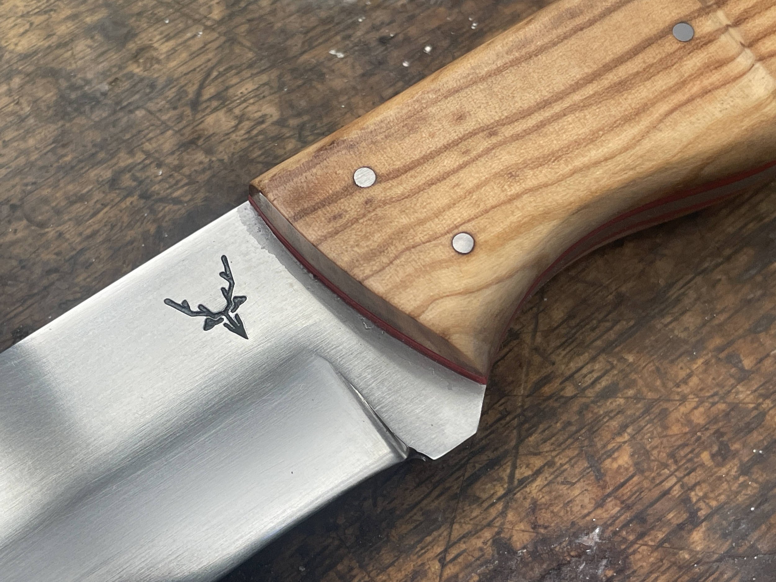 Classic Hunter Olive Wood close up