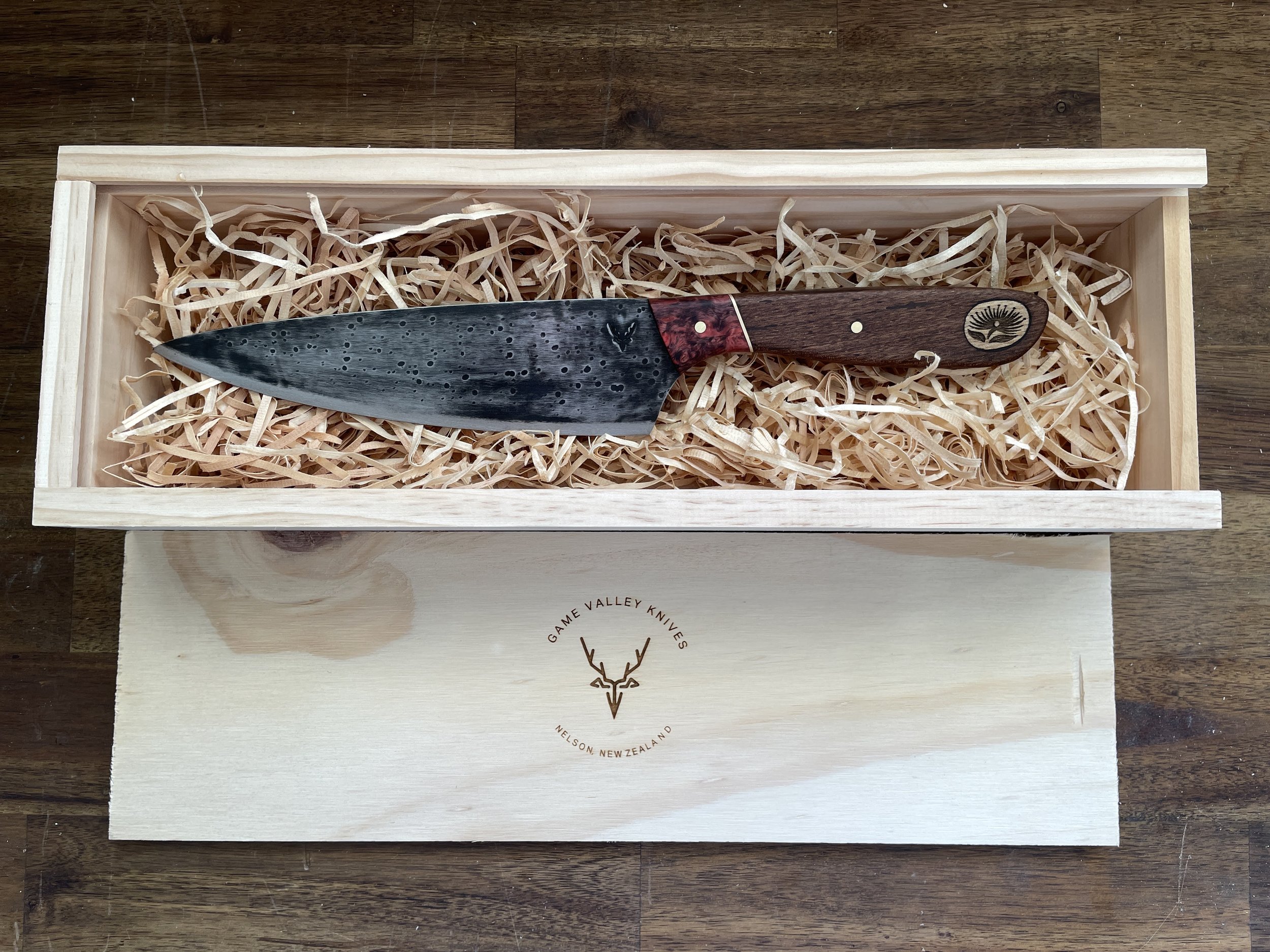 Tribute to Pohutukawa Chef Knife in gift box