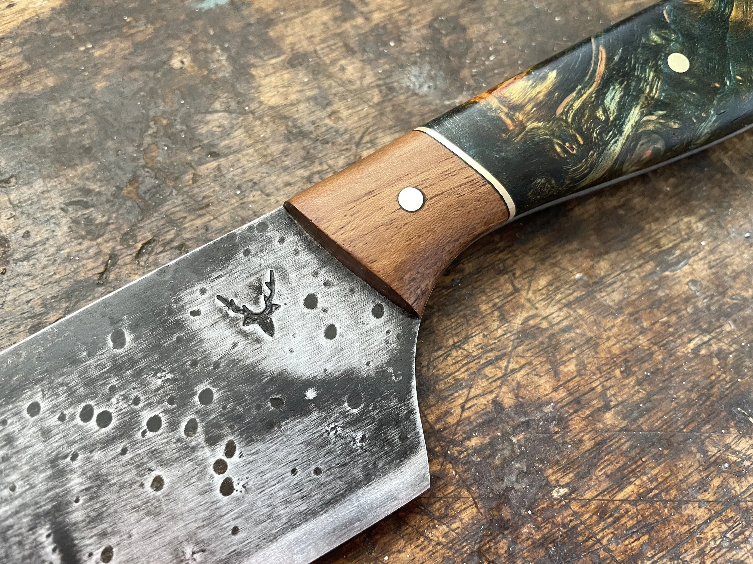 7 inch curly birch knife close up