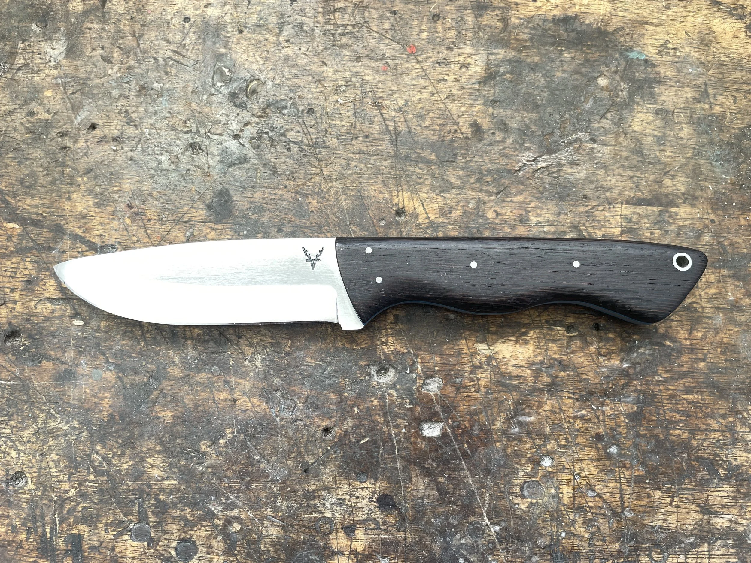 Classic Hunter with Palmwood handle facing left