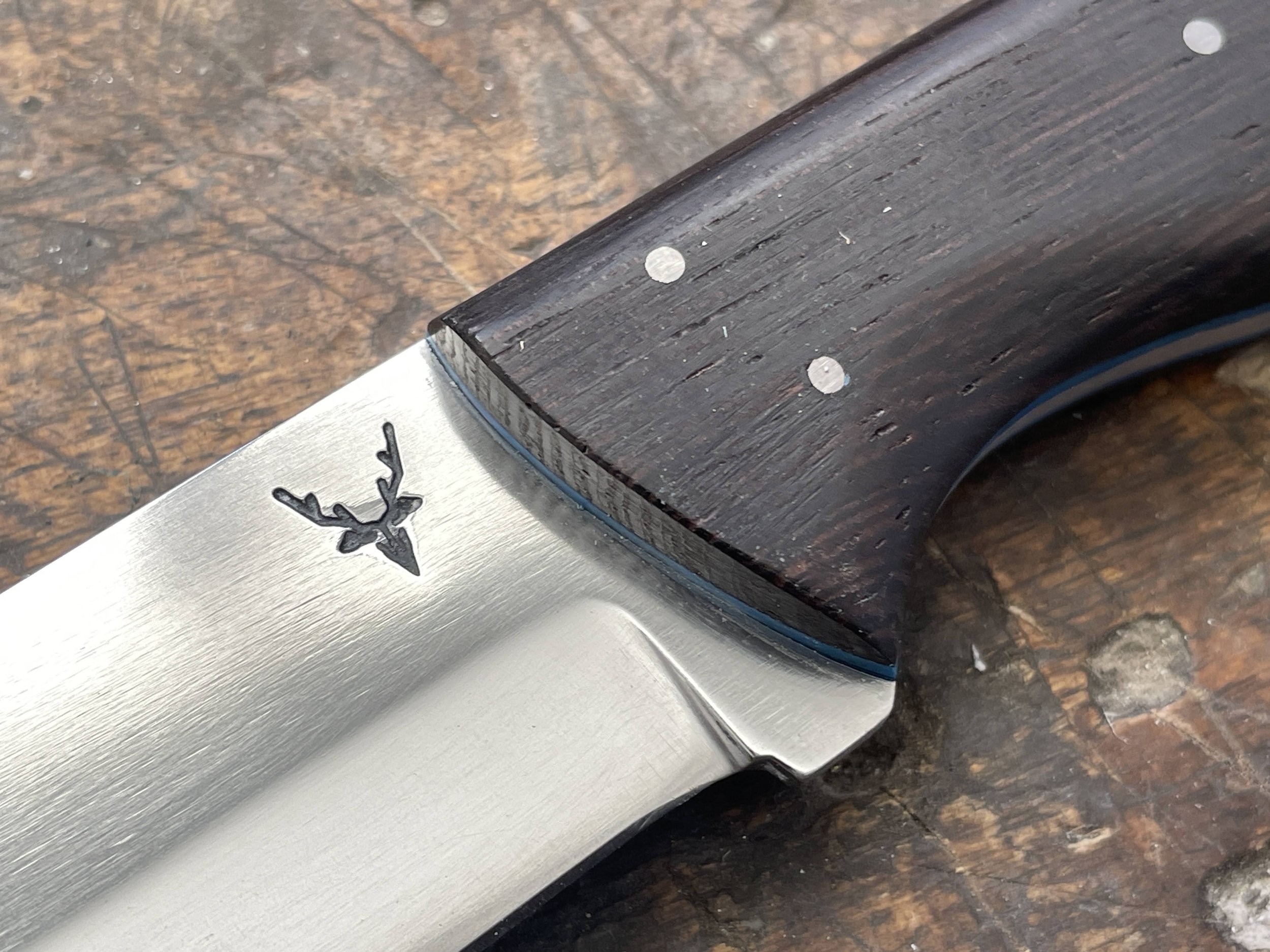 Classic Hunter with Palmwood handle close up