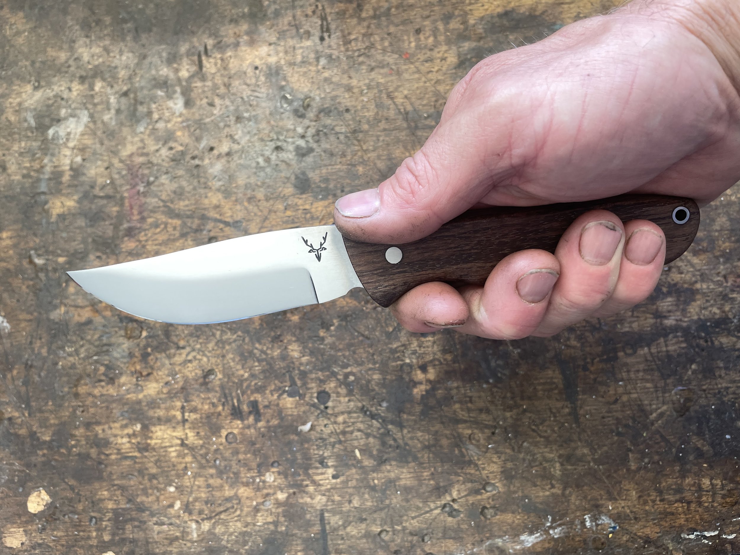 UH knife in the hand