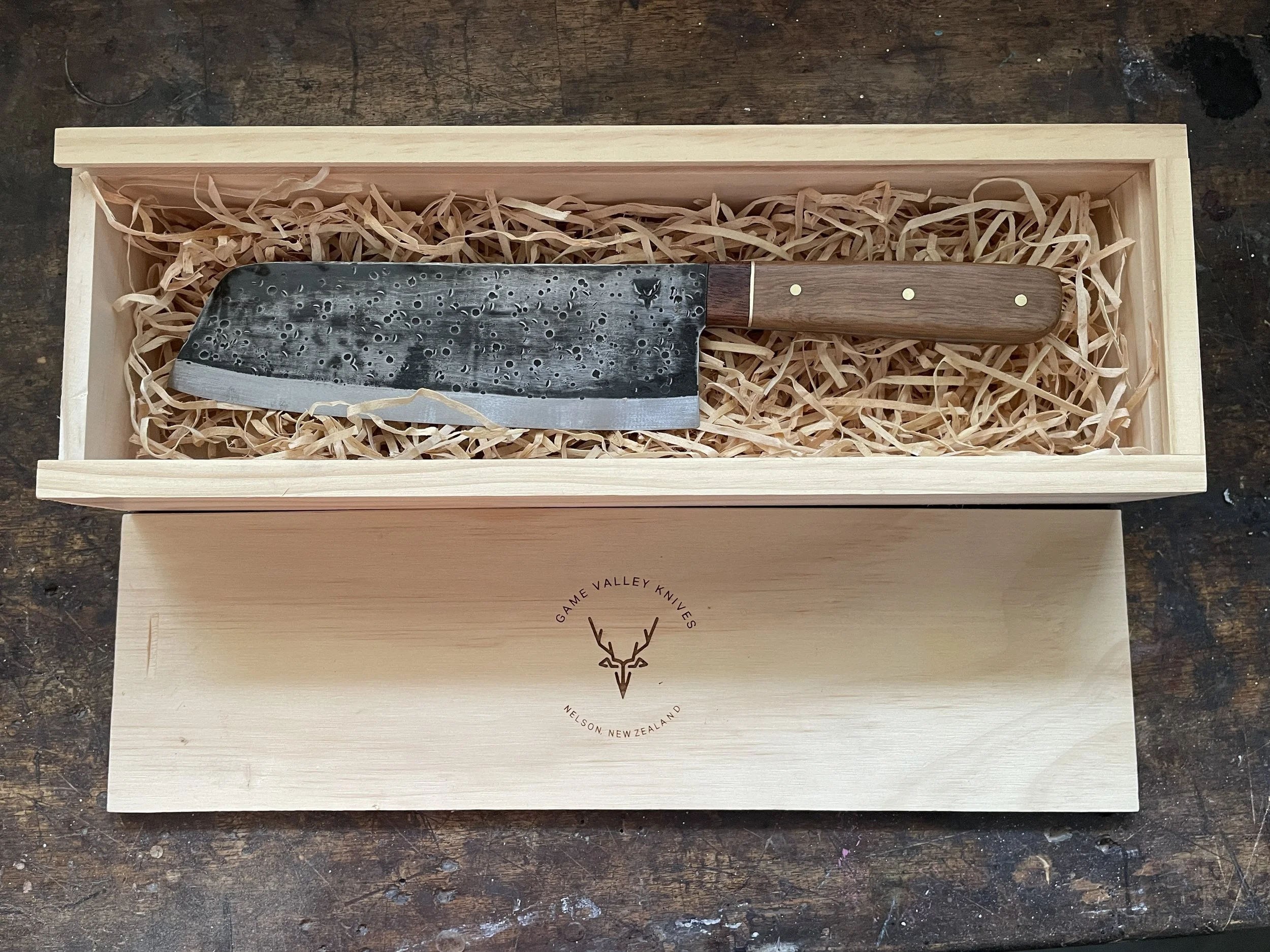 Cleaver Black Maire in gift box