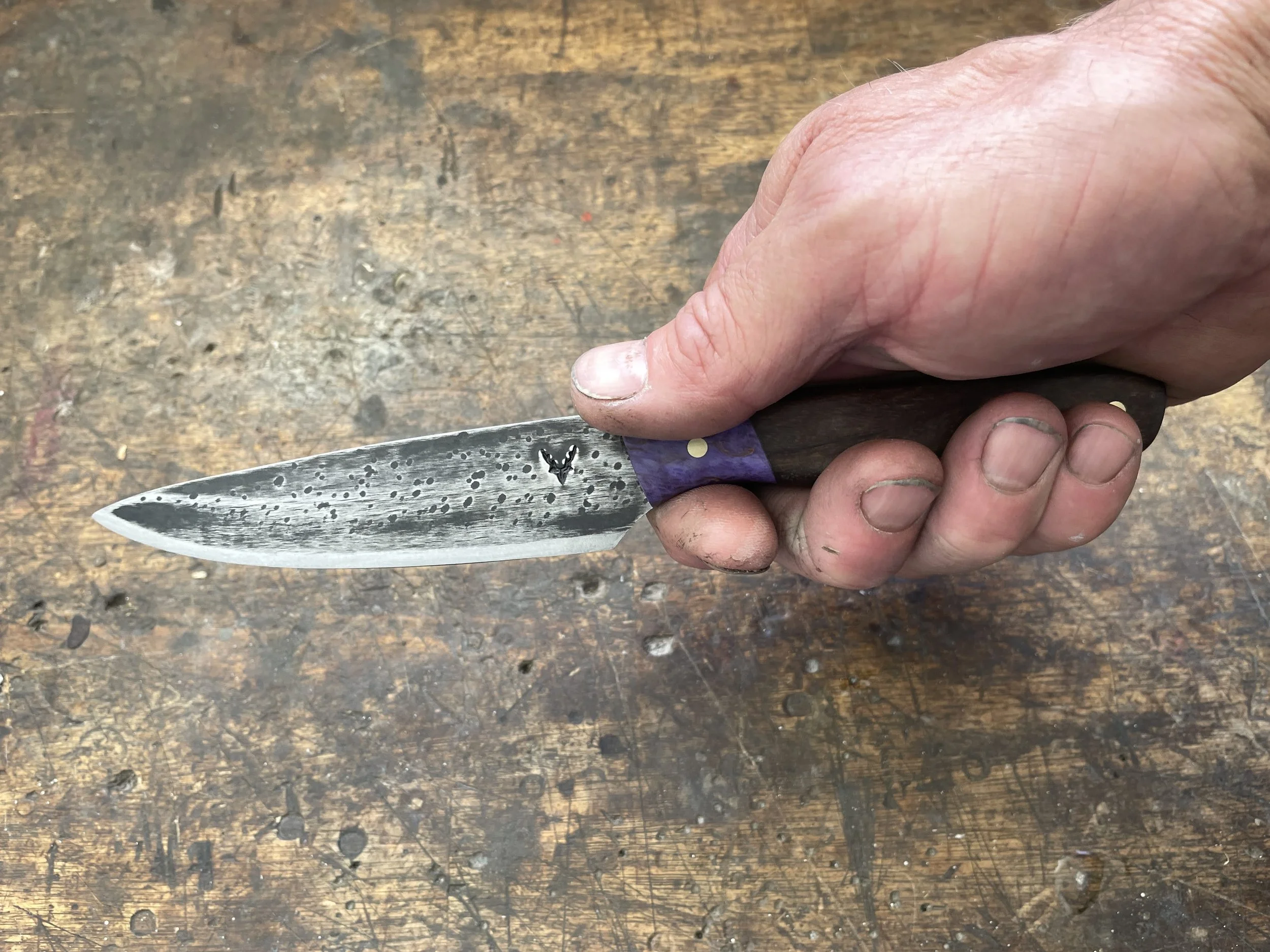 Utility Knife ebony in the hand