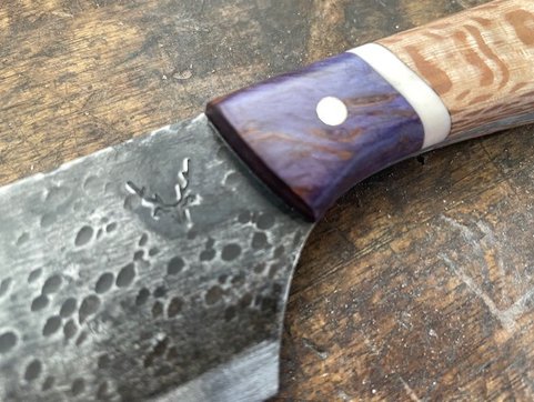 Rewarewa 6 inch knife close up
