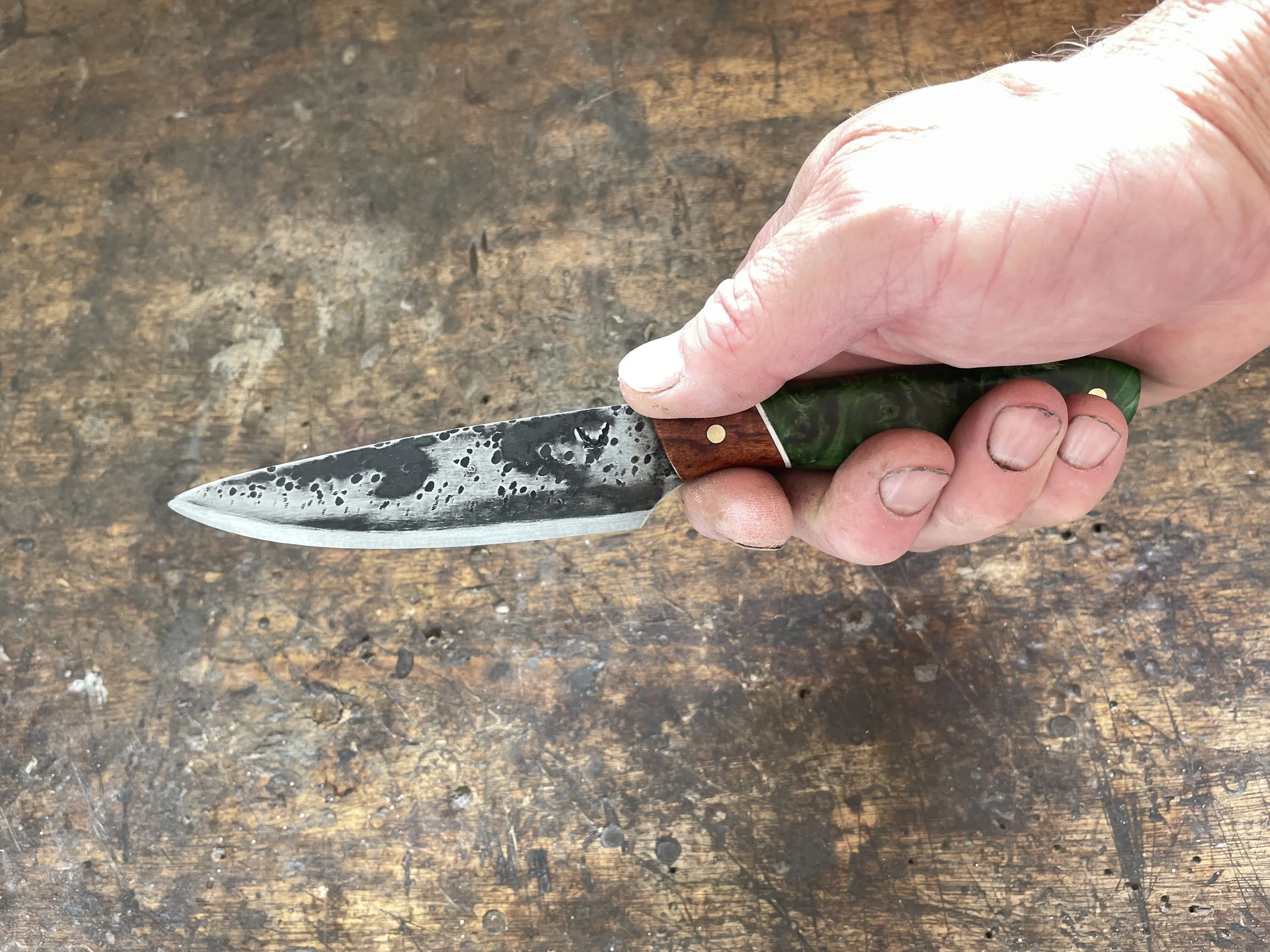 4 inch Utility Knife in the hand