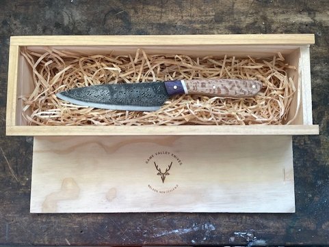 Rewarewa 6 inch knife in gift box