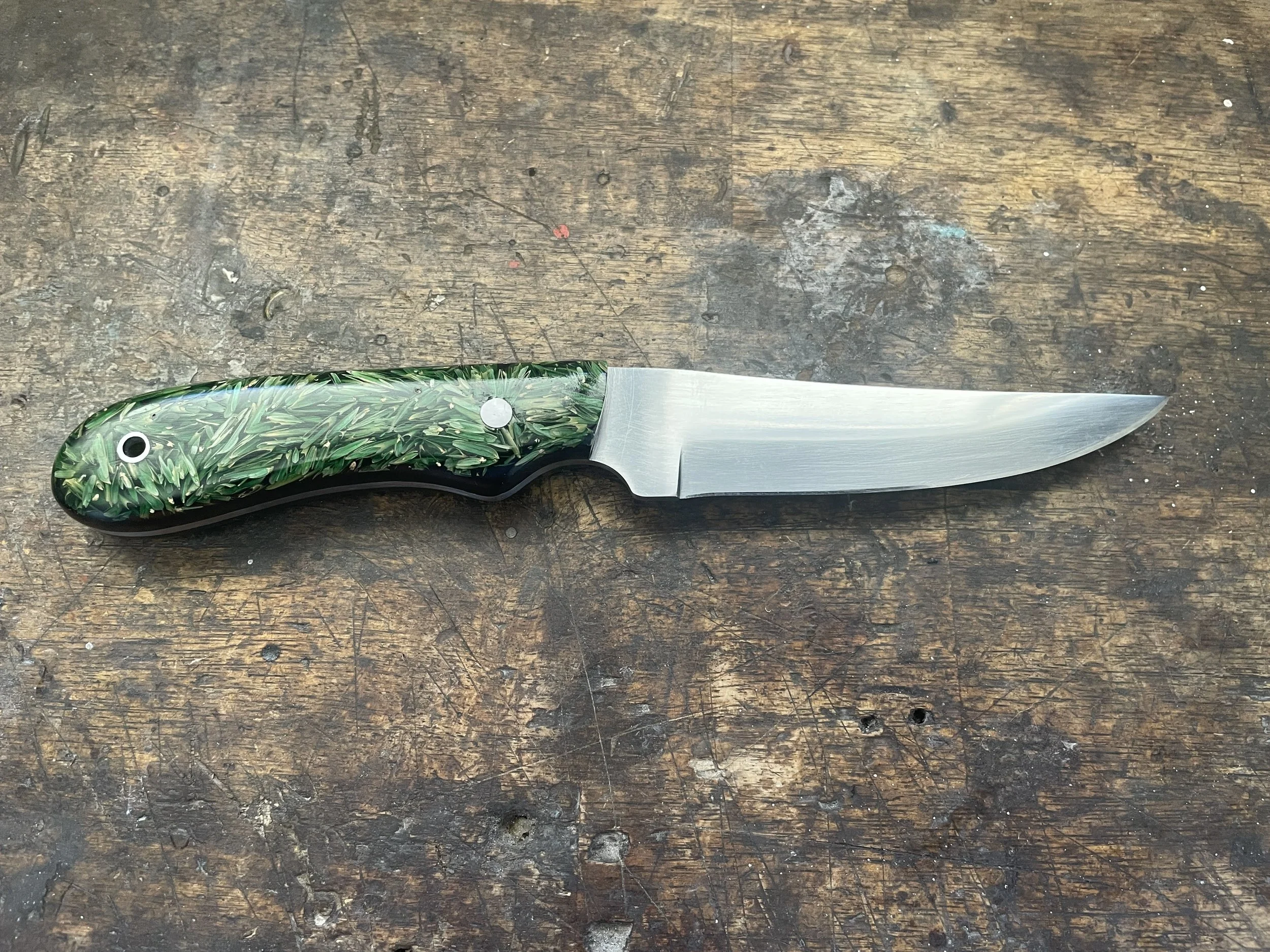 Bird & Trout green rice husk facing right