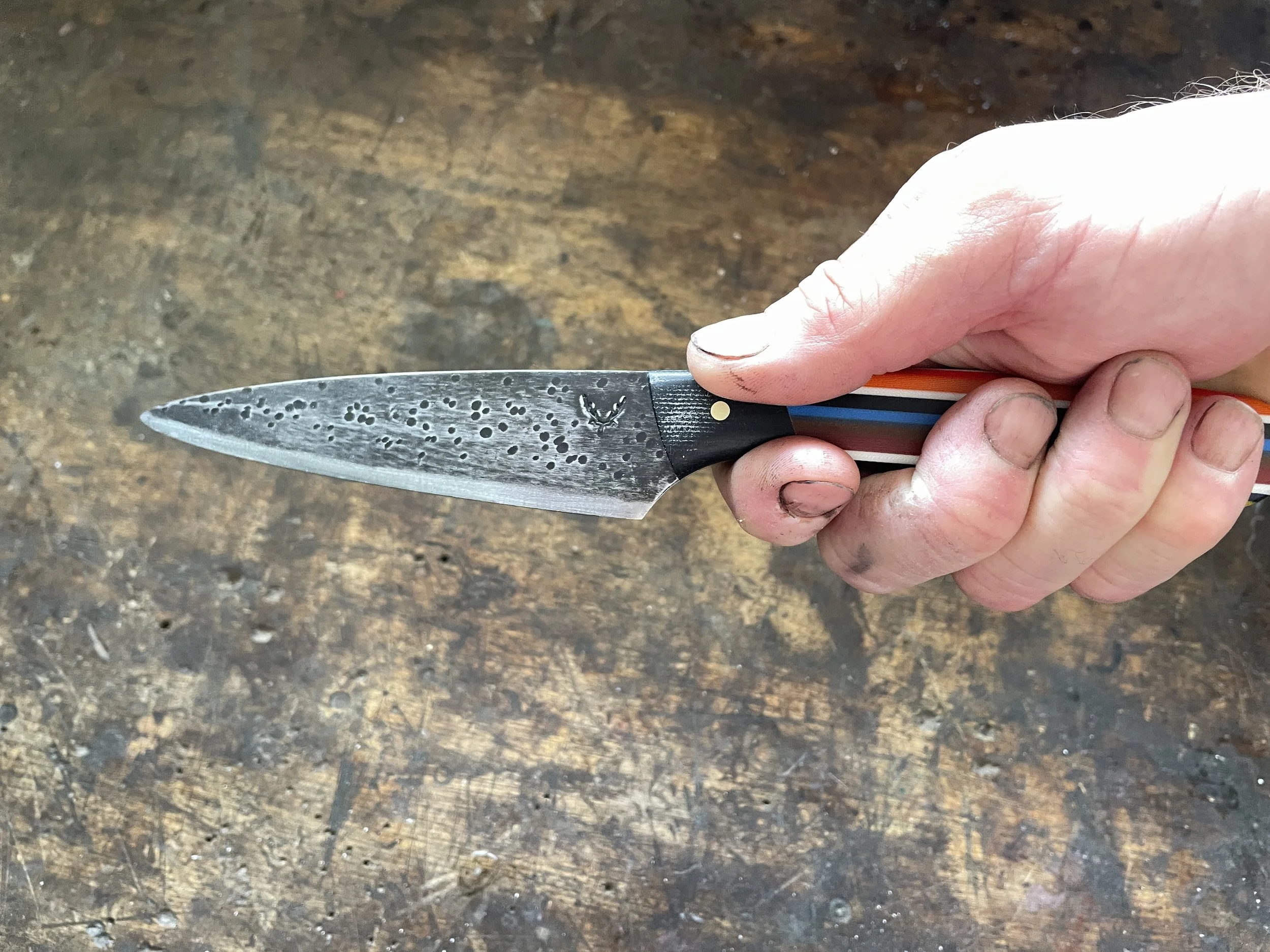 Licorish Utility knife in the hand