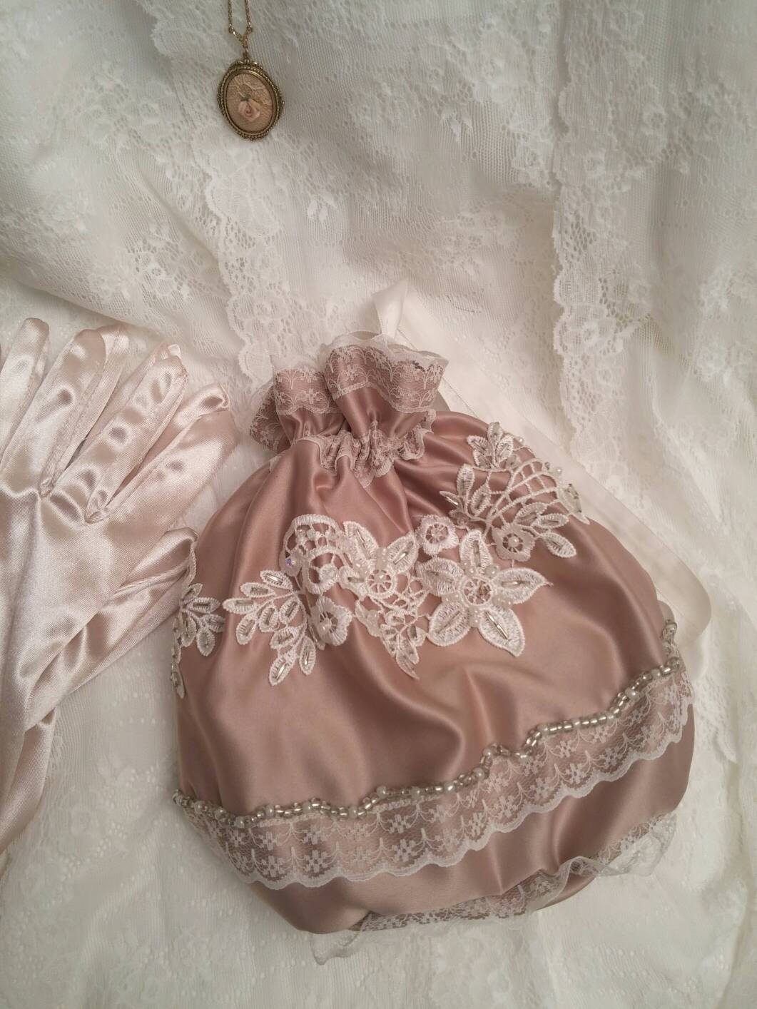 https://i.etsystatic.com/7474337/r/il/76f421/1123421939/il_fullxfull.1123421939_qtqc.jpg