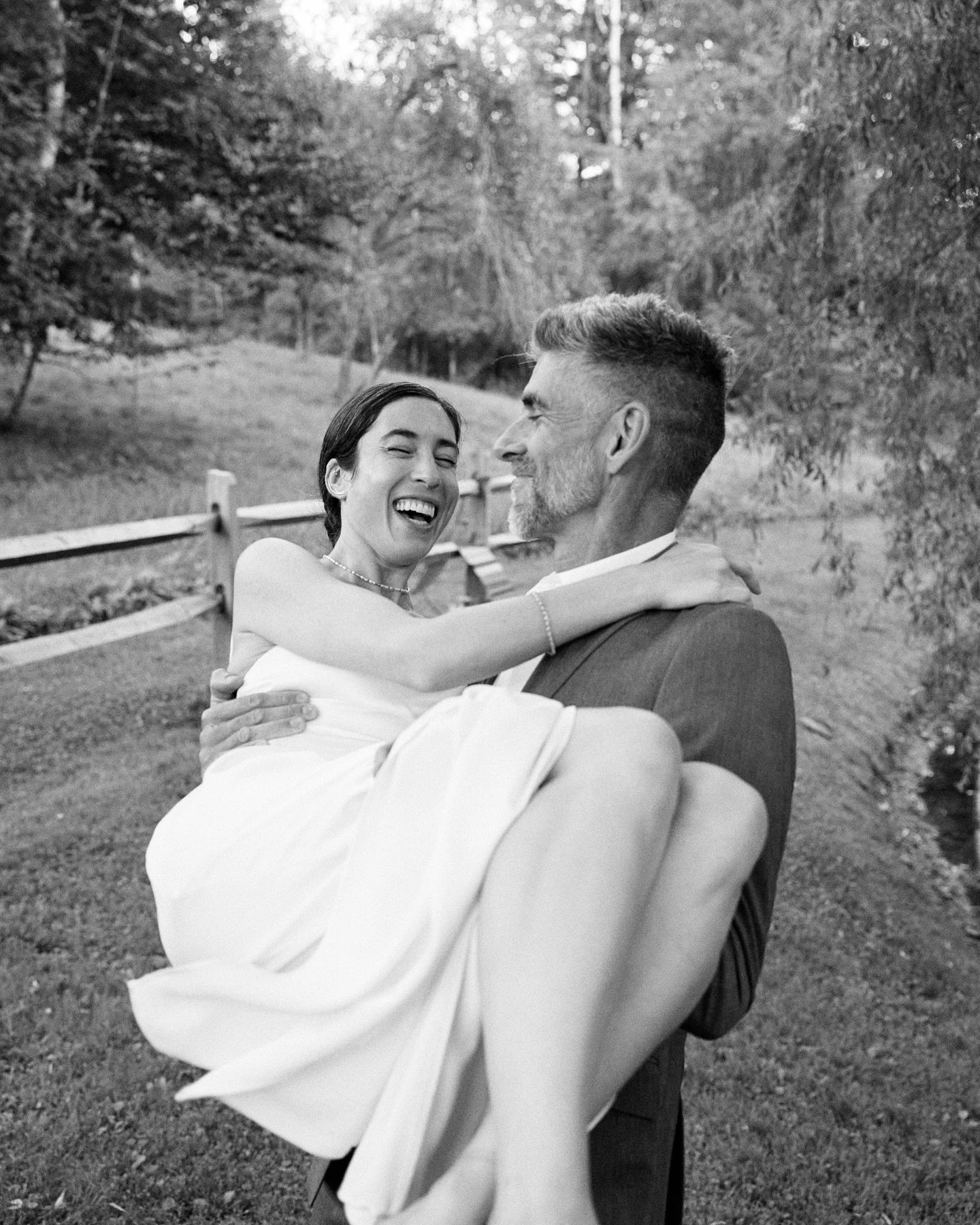 These two ❤️
Stunning @alyciakravitzstudio ✨

#weddingnyc
#weddingvideography #weddingvideo #weddingvibes #couplegoals #destinationwedding