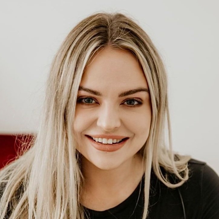 Ellie-Testimonial Pic.jpg