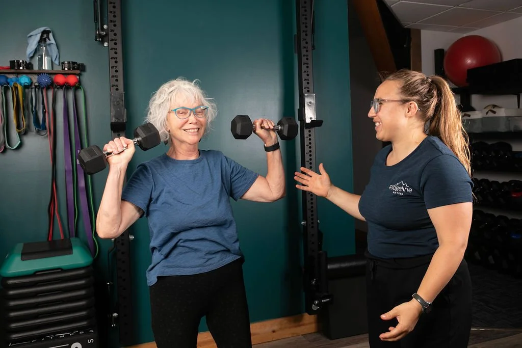 A senior women strength training to prevent and treat osteoporosis through physiotherapy