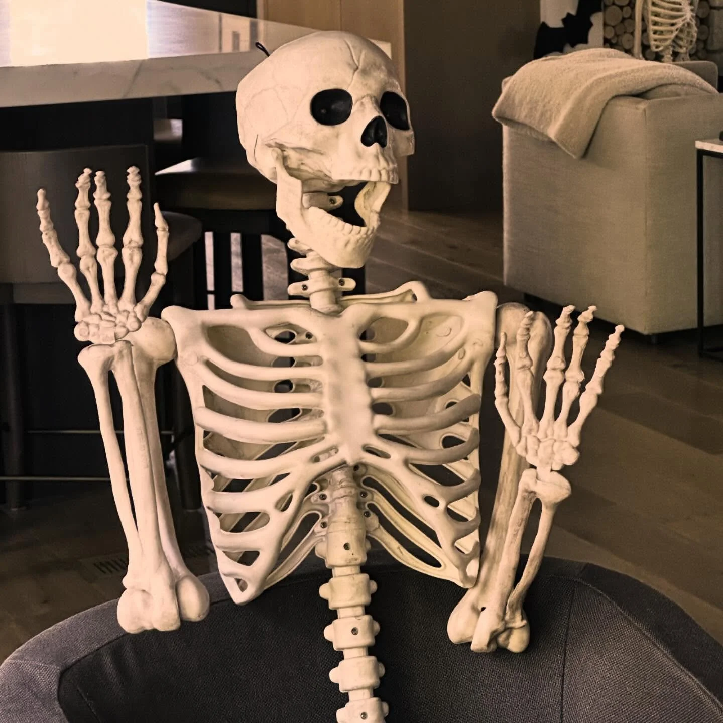 Warning: our cleaning skills might just give you life&hellip; or at least make you feel like you're not dying 💀! Freshly cleaned homes + fall = a match made in heaven. 🍂 

At B&rsquo;s Clean Touch, we're not just cleaning, we're giving your home a 