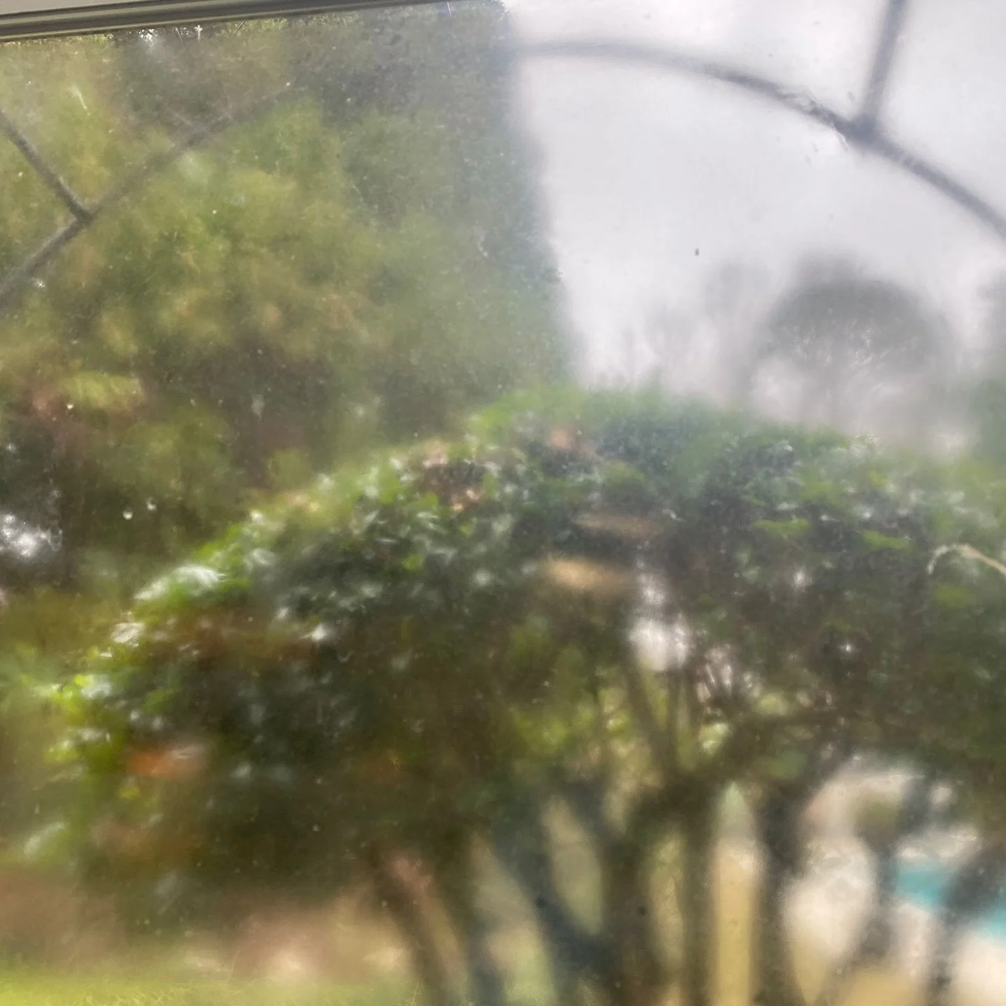 It&rsquo;s in the quiet details.
The corners no one checks.
The fixtures everyone touches.
The windows that change the light.
The kind of clean you feel before you even see it.

Proud of our team.
Grateful for the trust.
Always with heart. 🤍

#Befor