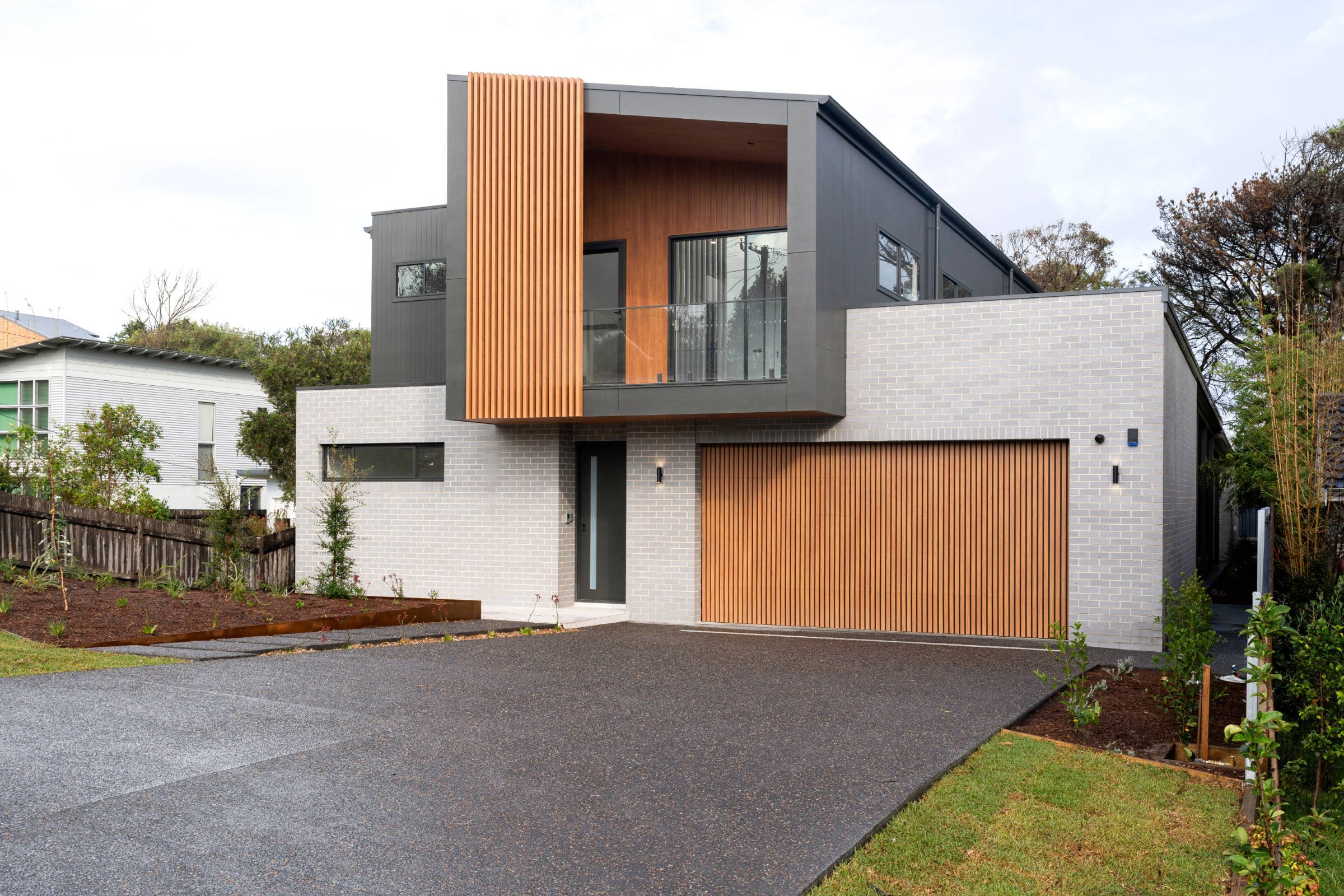 holmes-building-and-design-south-coast_fern-way-culburra-beach_front-2.jpg