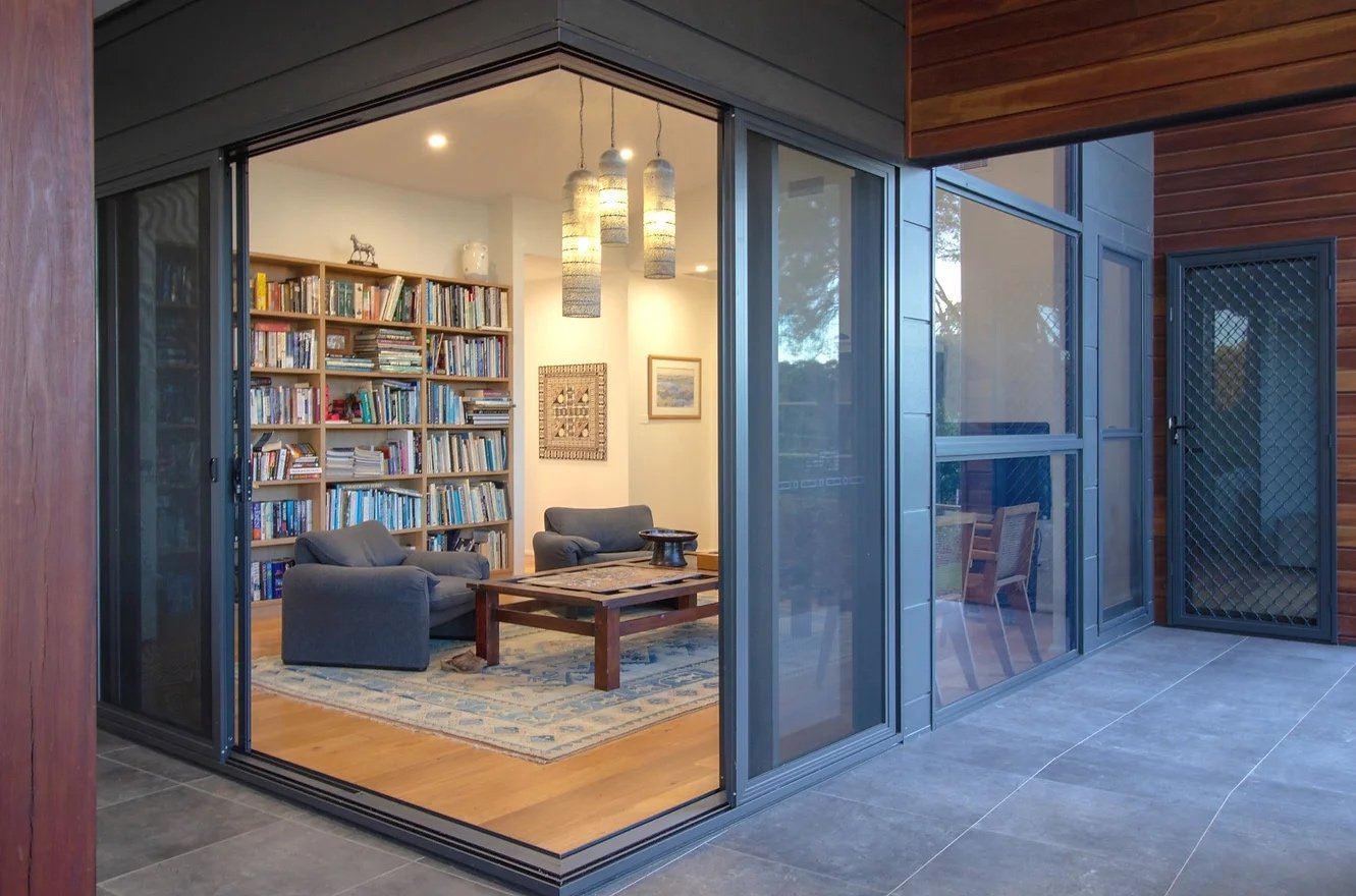 Holmes-Building-South-Coast-Greenmeadow-Lane-Nowra-Hill-External-Lounge-Library.jpg