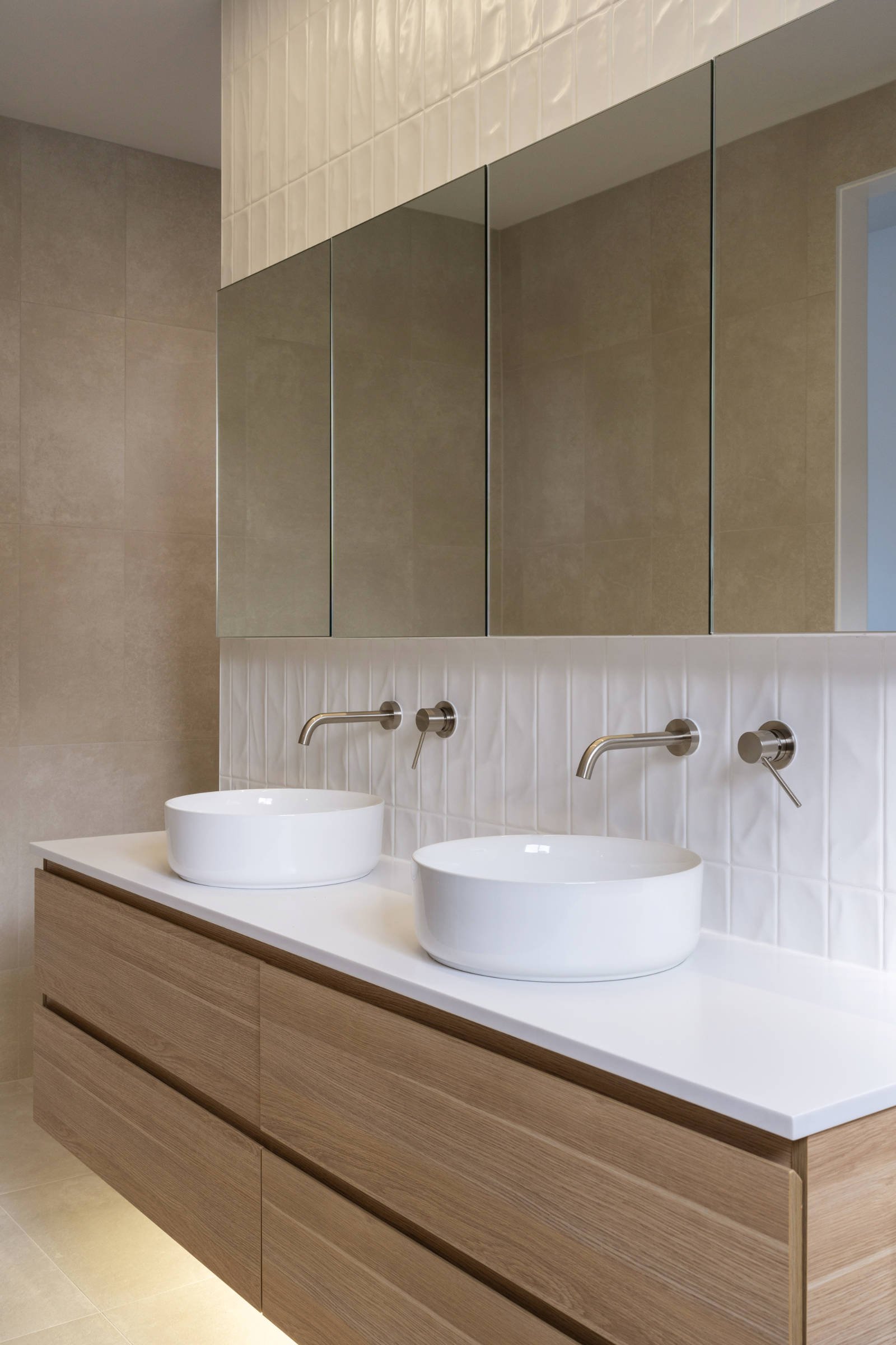 holmes-building-and-design-south-coast_fern-way-culburra-beach_bathroom-3.jpg