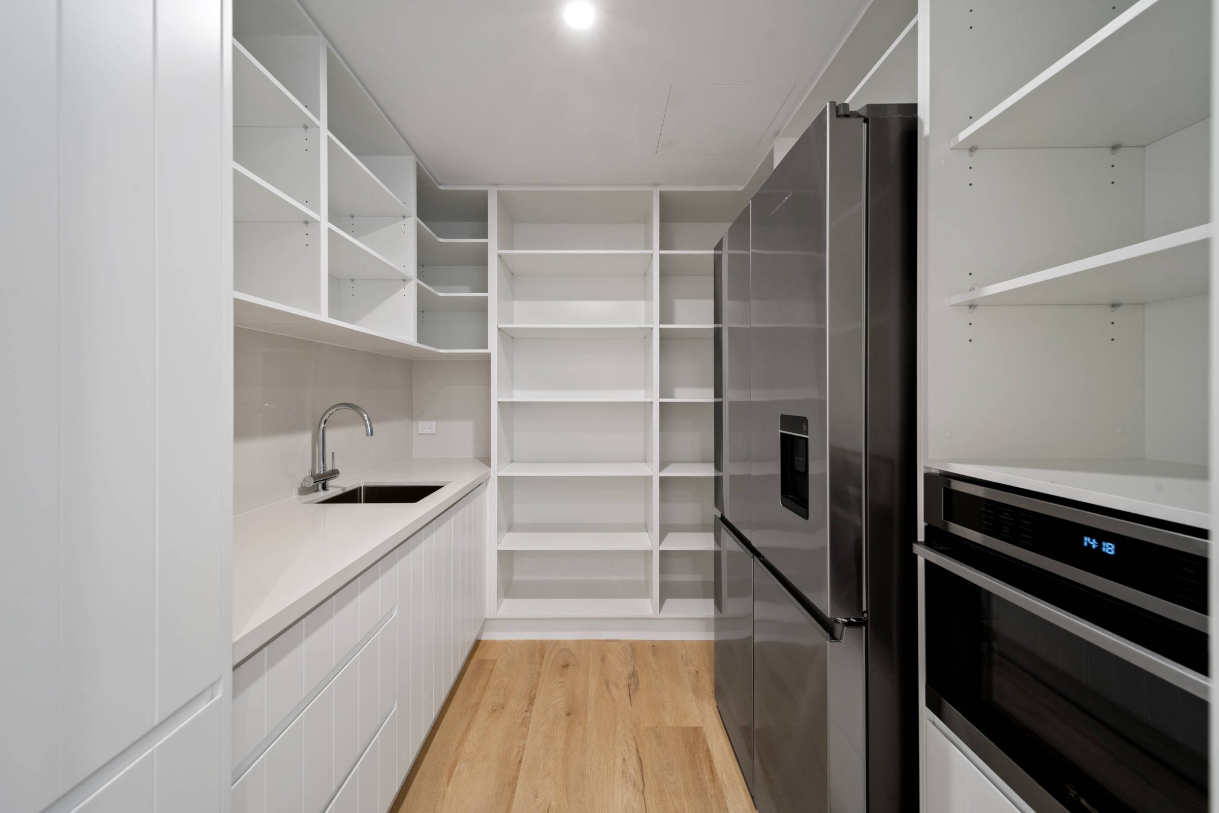holmes-building-and-design-south-coast_fern-way-culburra-beach_butlers.jpg