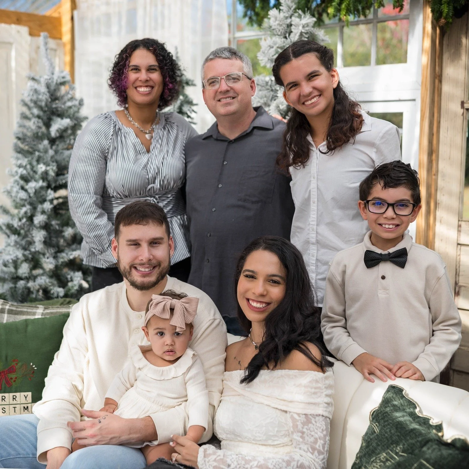 Such a beautiful session with the Latane Family &mdash; relaxed, festive, and full of sweet holiday moments!!

With their gallery delivered, that means every Glasshouse Christmas Mini for 2025 is officially out! What an incredible season it&rsquo;s b
