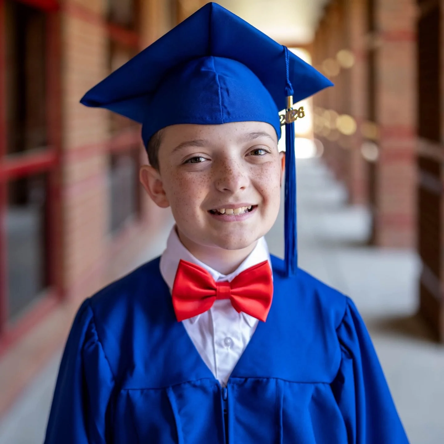 Elliot 🦅🎓

Elliot always makes everything so much fun&mdash;his energy, his jokes, and the way he leaves everyone laughing wherever he goes.

Capturing this session was such a joy, and these are the memories that will make you smile for years to co
