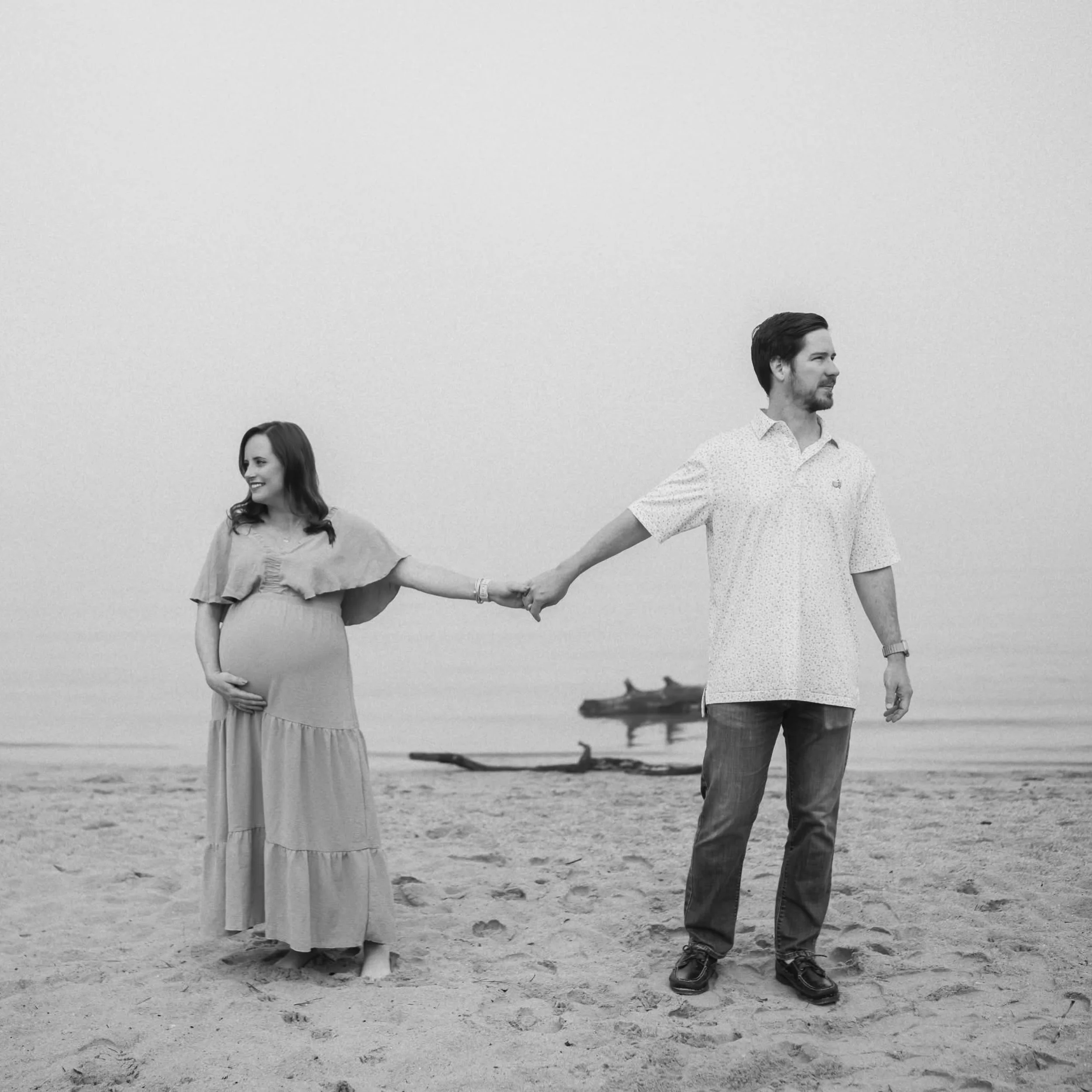Every single moment of @alexandriamkelley film-inspired maternity session was a dream! This early morning fog would&rsquo;ve dampened the vibe for most, but Alex and I were practically feral over it 🤣🥹

Just when we thought it couldn&rsquo;t get an