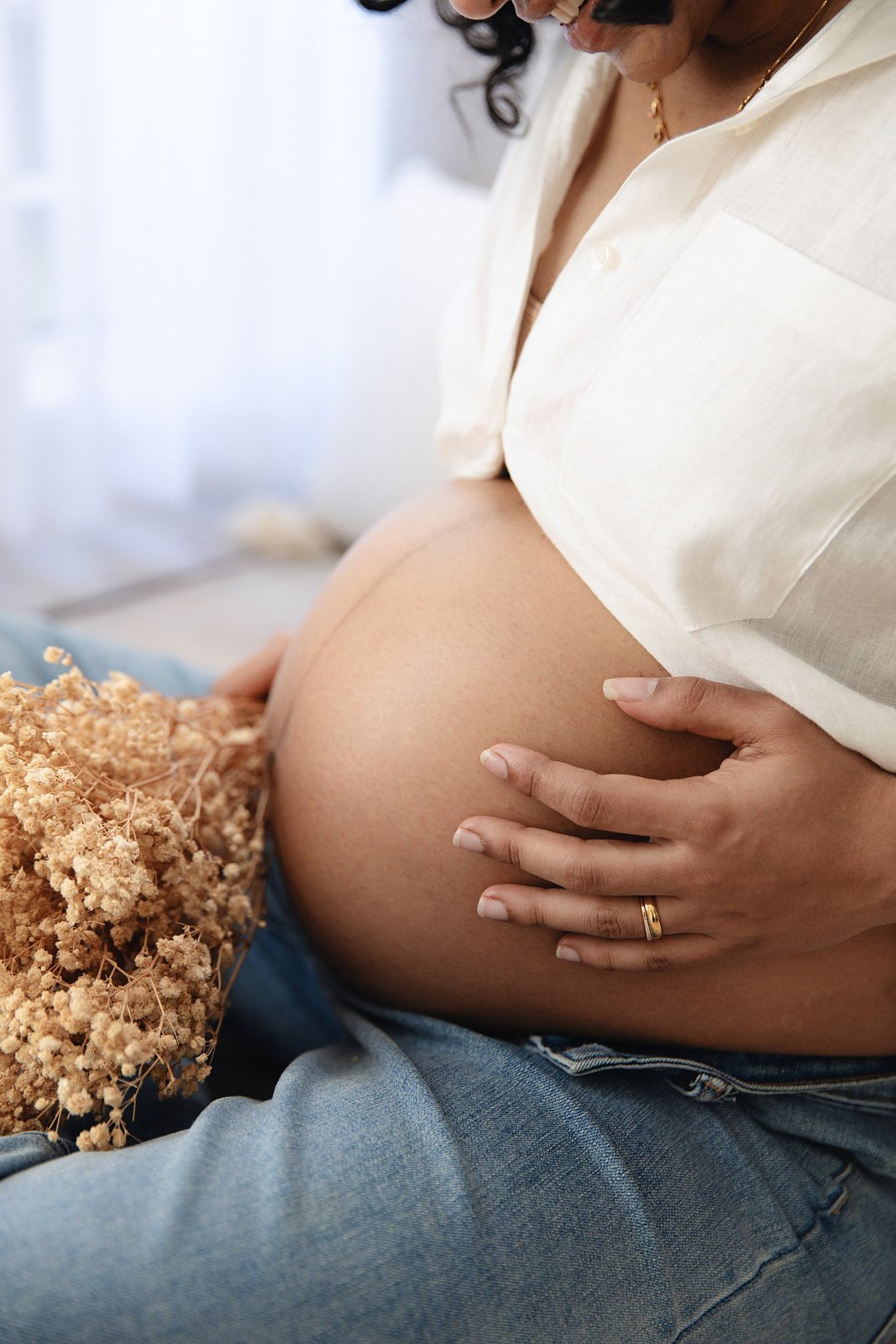 maternity session is studio Rouse Hill_Sydney_1C3A4983.jpg