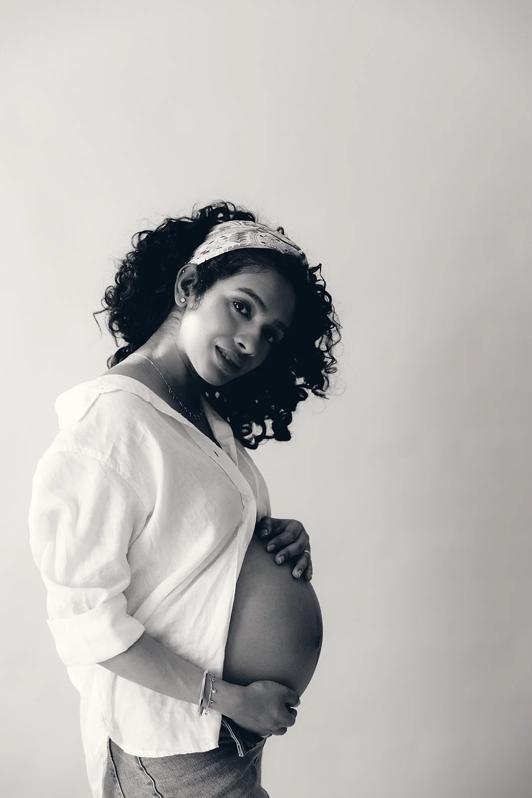 maternity session is studio Rouse Hill_Sydney_1C3A5084.jpg