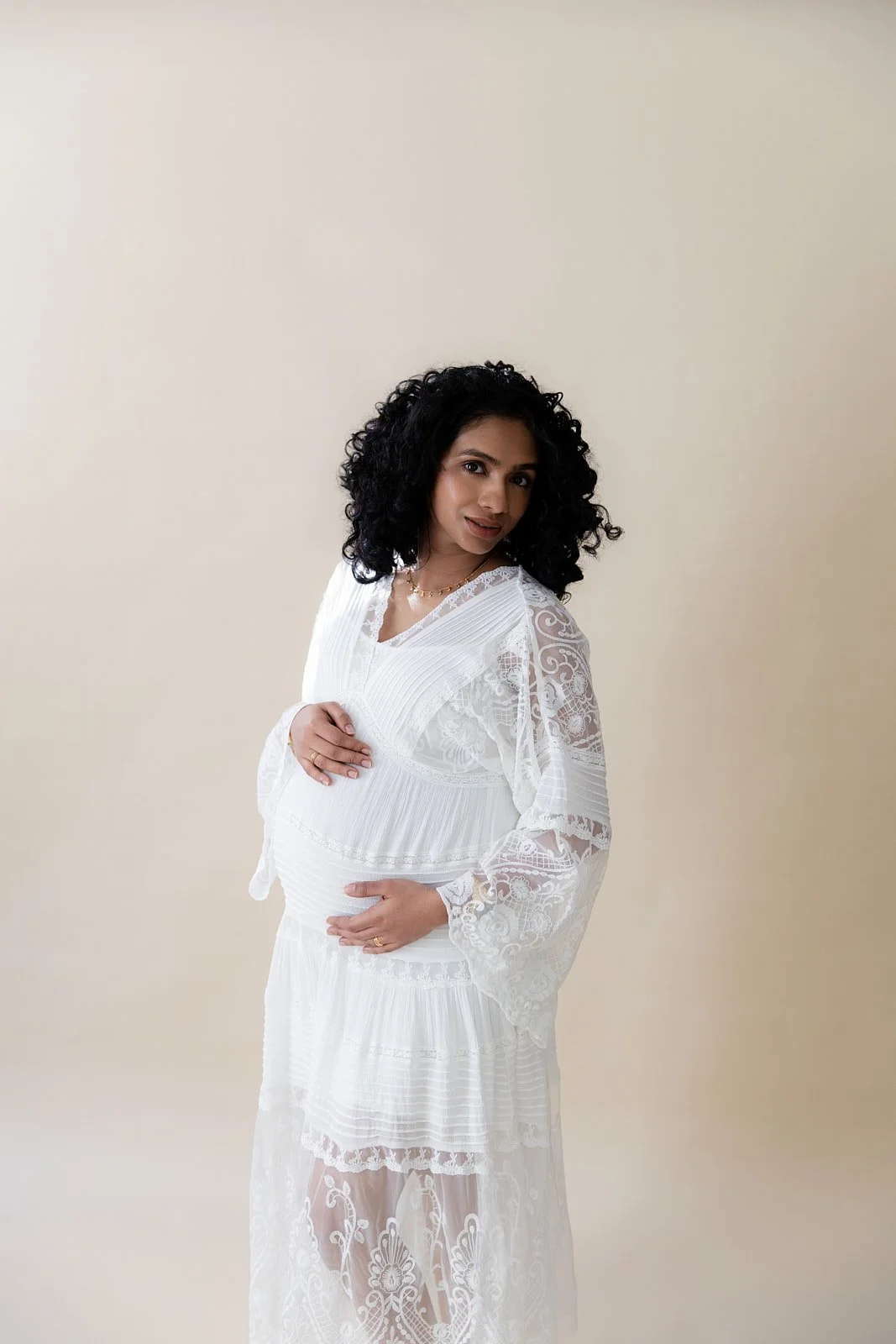 maternity session is studio Rouse Hill_Sydney_1C3A5256.jpg