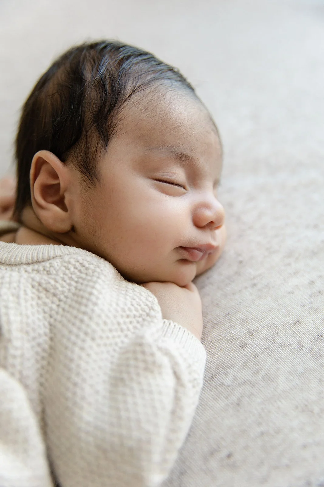 profile-shot-of-newborn-baby-boy-bump-up-classic-pose-during-Sydney-studio-session-1C3A9640-copy.jpg