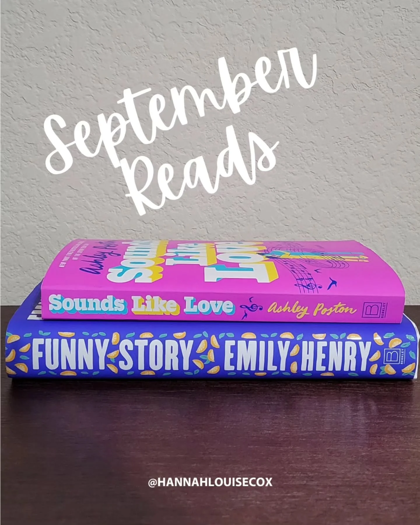 Books may well be the only true magic - Alice Hoffman
Better late than never, September was a slow reading month. But I'm proud that I kept going even if I didn't read as much as I wanted to or expected from myself. It was a pleasure to read two boo