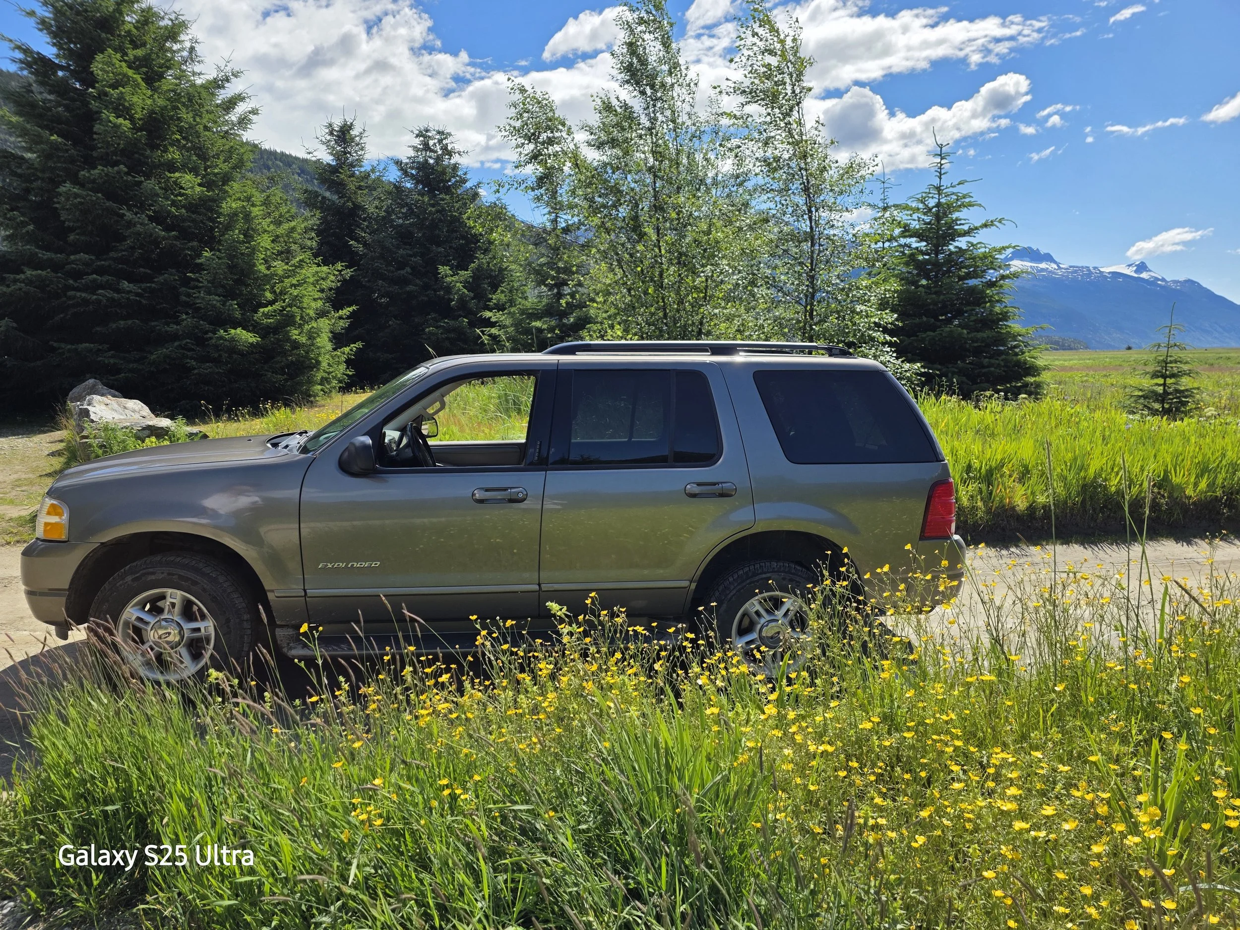 Ford Explorer - Seats 7 max