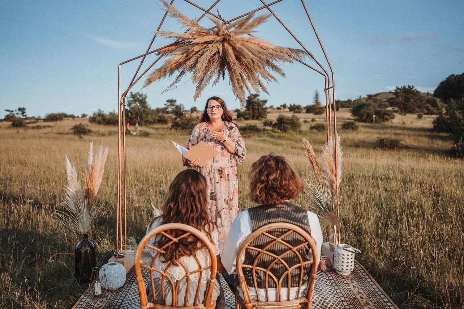 Freie Trauung: Unsere Antworten auf 5 wichtige Fragen für eure unvergessliche Hochzeit