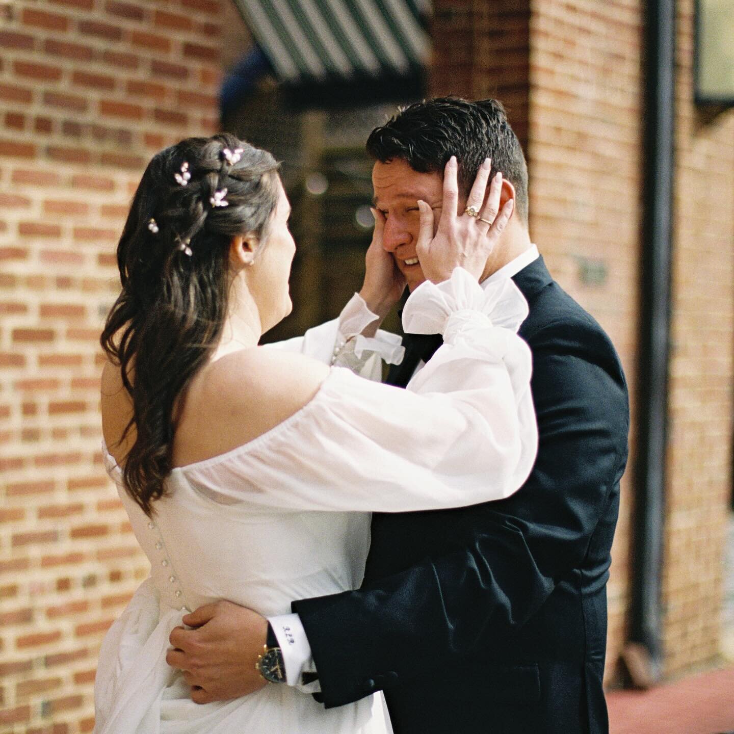 I&rsquo;ve been sitting on sharing these images for two weeks because this wedding is way too difficult to sum up into one measly instagram post. Phyllis + Lee are warm, welcoming, full of emotion, sincerity and so much damn love. thanks for embracin