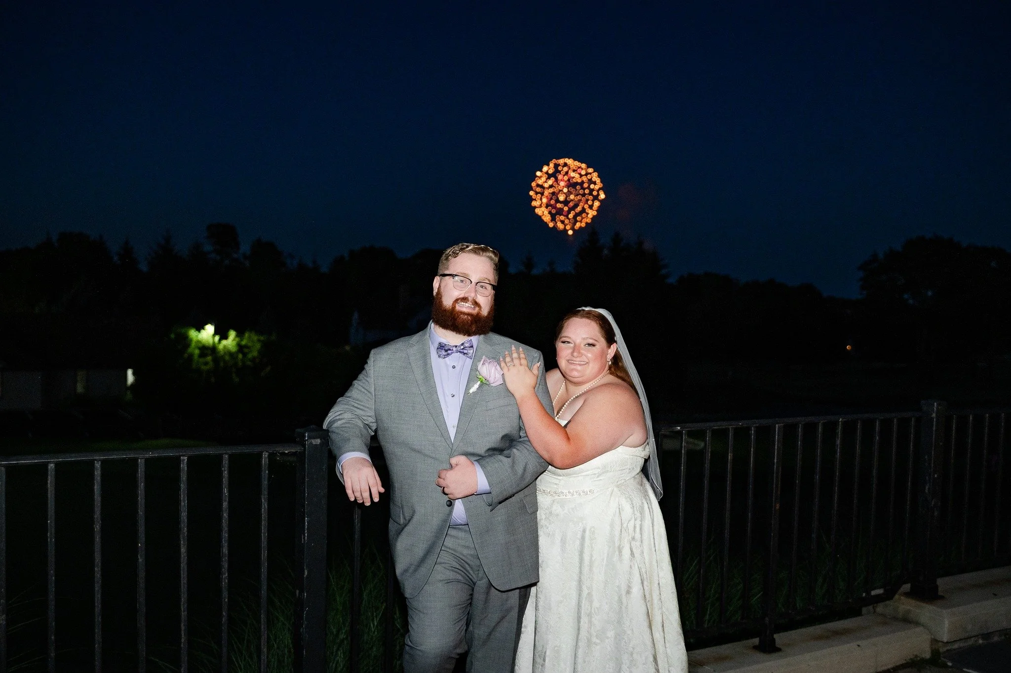 Sometimes the most magical moments aren&rsquo;t on the timeline &mdash; they just happen. 💫

During Hannah &amp; Matt&rsquo;s wedding, fireworks started unexpectedly in the distance. We grabbed our cameras and ran outside to catch it &mdash; and hon