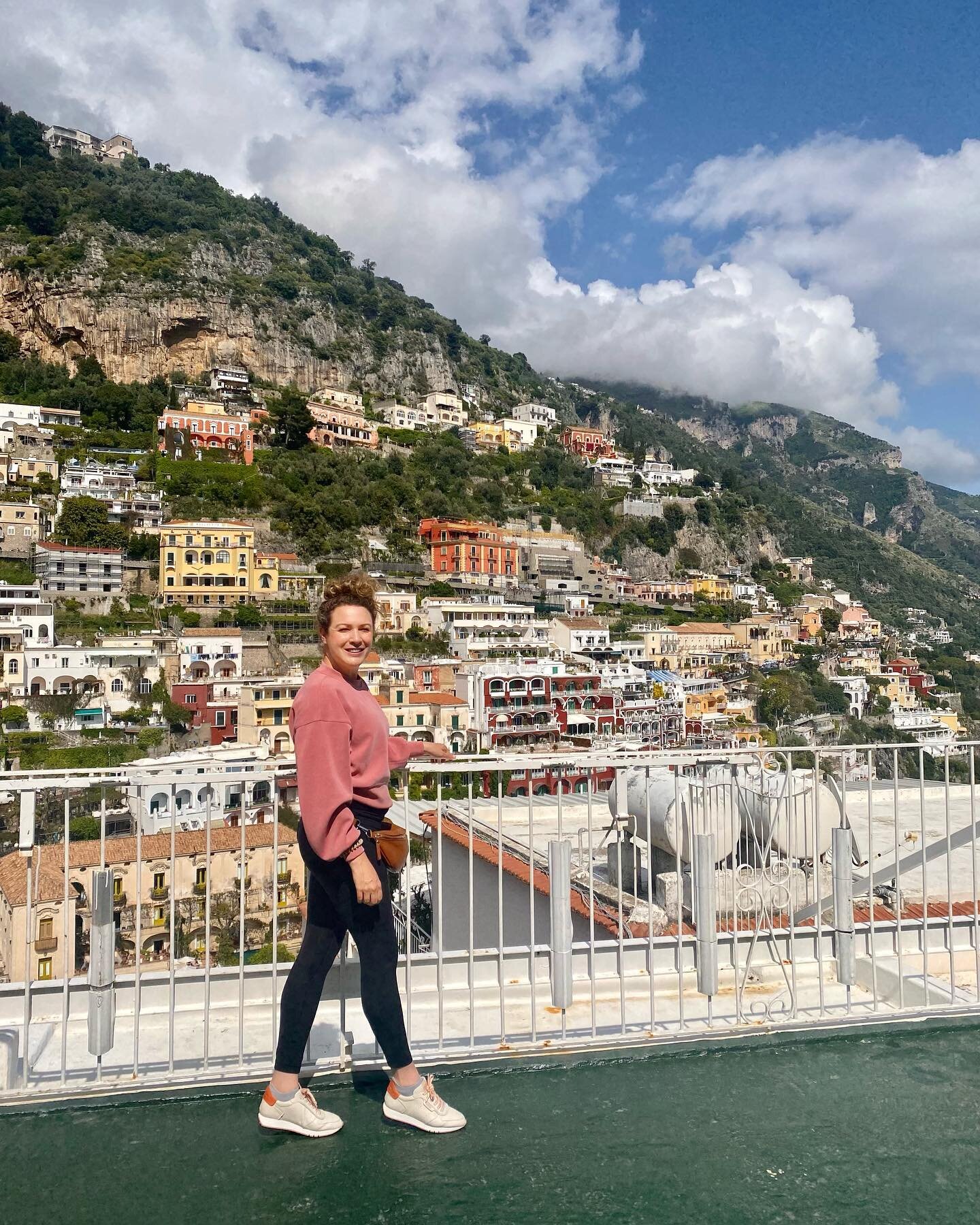 Pretty standard Amalfi background, 10,000 steps minimum a day #❤️🇮🇹 #italy #italyphotographer #italyphotography #positano #weddingphotography #elopementphotography #elopeinitaly #travelphotography #destinationwedding #destinationearth #sponda #amal