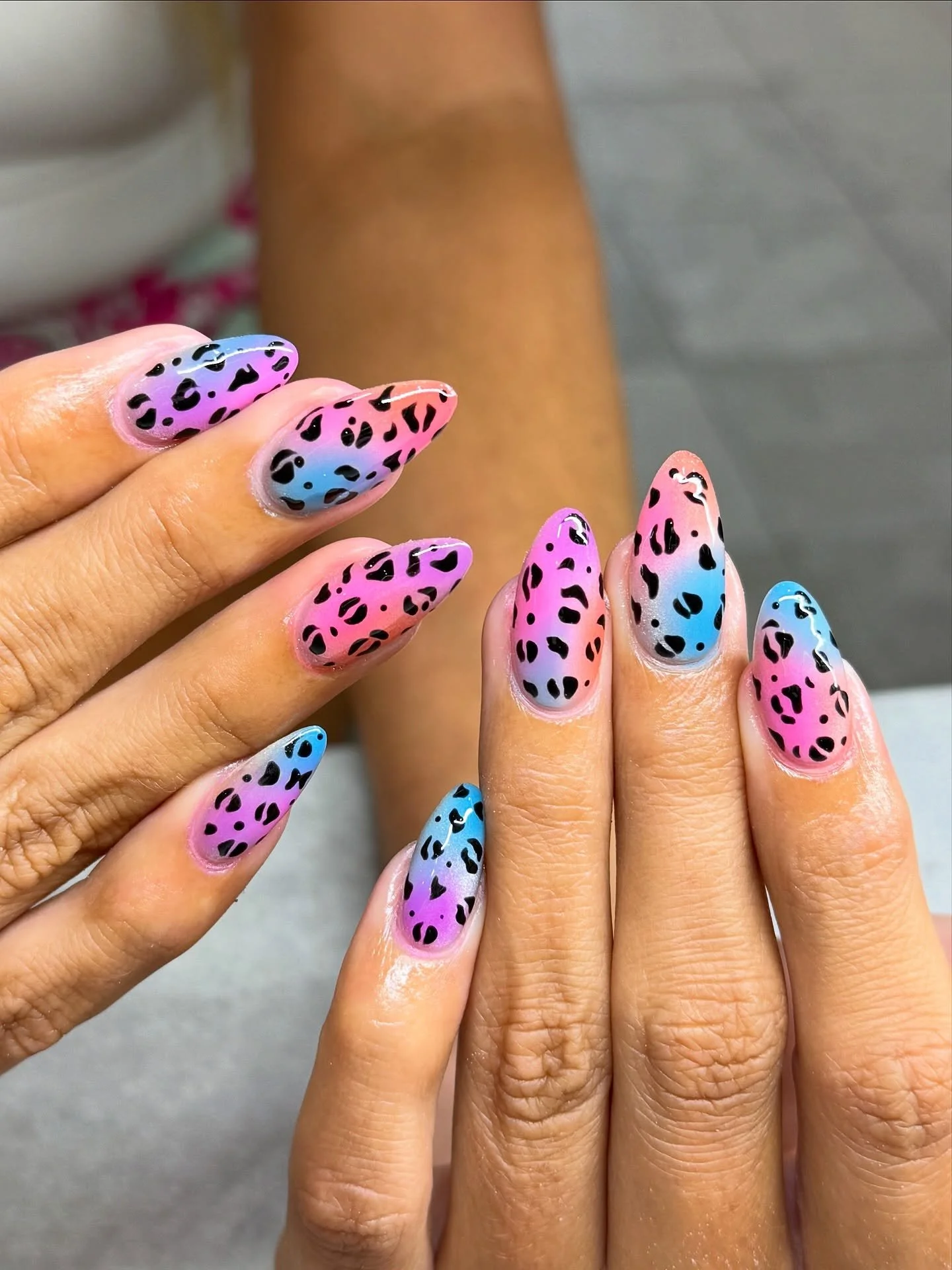 Leopard nails but make it with gradient rainbow. 🌈 

How cute is the colour combination on these nails?

Nails by Master Artist, Amy. 🩵

Biab. Builder gel. Acrylic nails. Gel X. Almond nails. Rainbow nails. Ombre nails. Gradient nails. Gel nail art