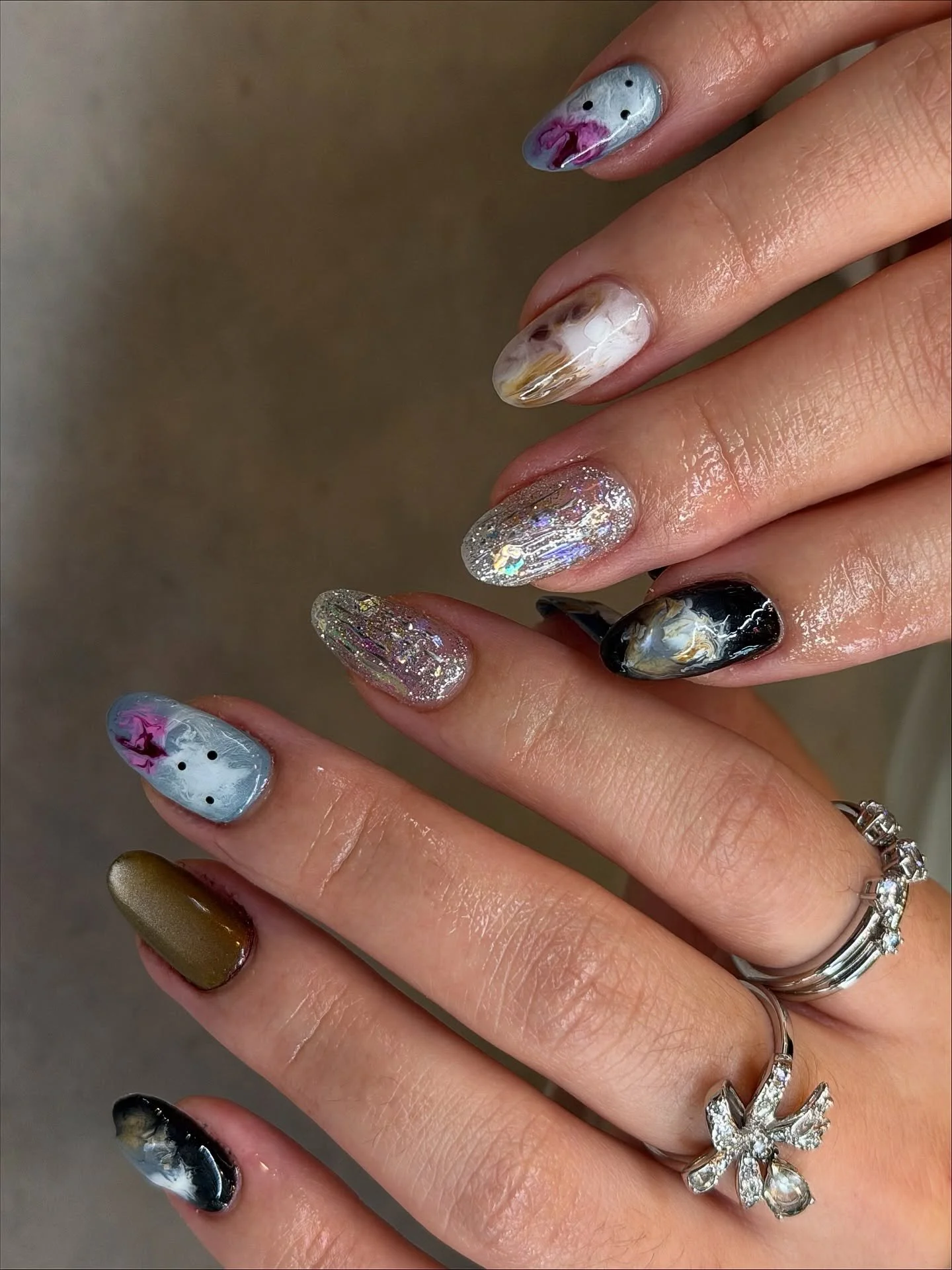 Okay, we lied. We thought yesterday&rsquo;s set was our new favourite but this our senior artist created this gorgeous nail set and now we can&rsquo;t decide! 😍

Just look at the details. 

Nails by Senior Artist, Tracy. 🩵

Cat eye nails. Round nai