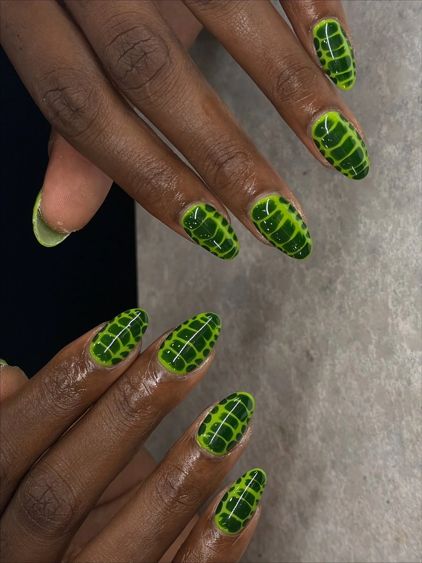 Funky reptile fever. 🐊💚

Nails by Senior Artist, Tracy. 

Short nails. Round nails. Medium nails. Green nails. Biab. Builder gel. Gel X. Acrylic nails. SNS nails. Shellac. Gel nail polish. Nail art. Gel manicure. Mani pedi. Russian manicure. 

#gre