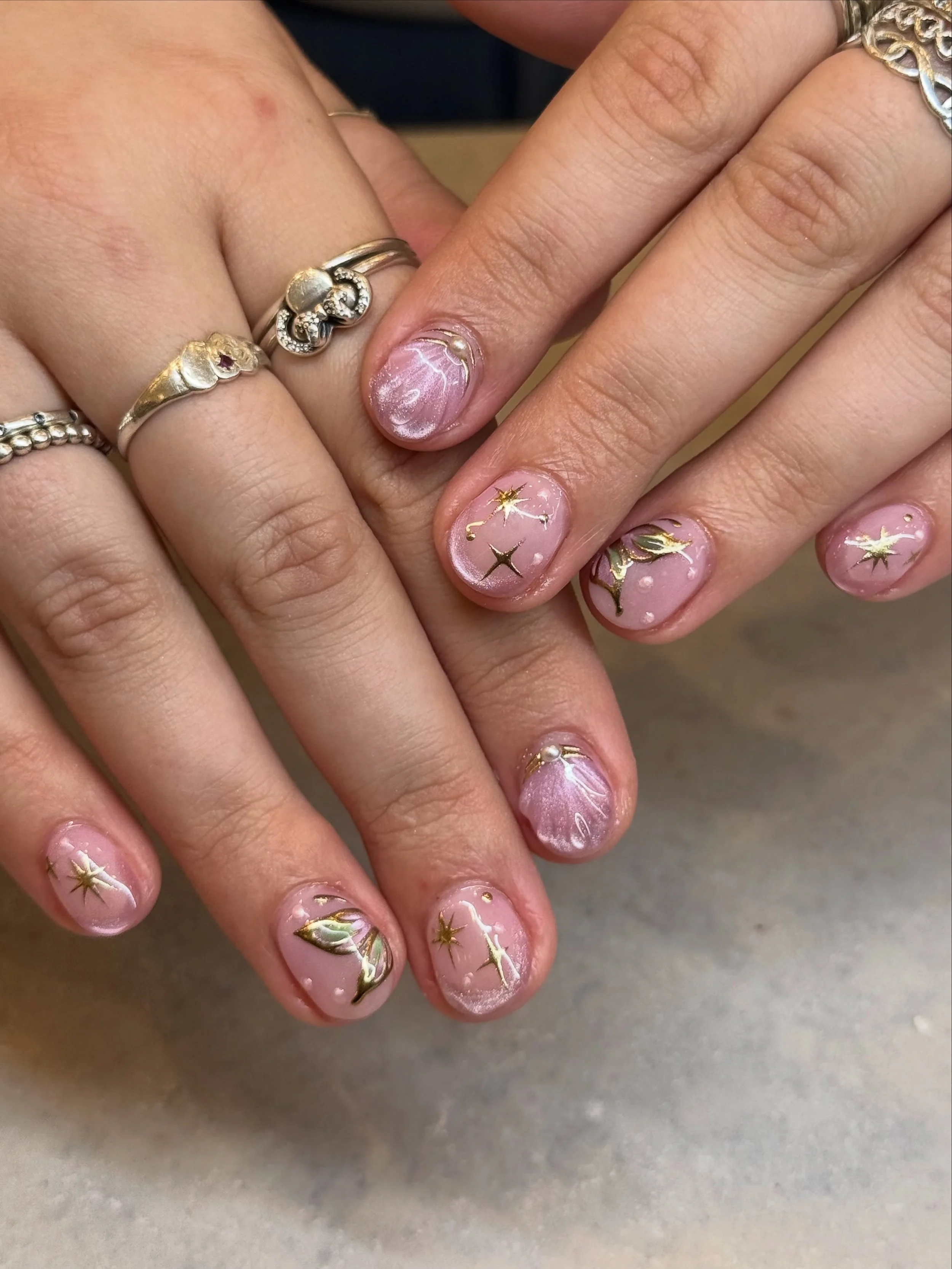 Short and sweet pink nails. 🎀

Pretty wings and 3D gel shells. 🪽🐚

Nails by Master Artist, Mia. 💗

#shortnails #3dnailart #cateyenails #chromenails #biab gel manicure, biab, builder gel, 3d nail art, 3d gel nails, cat eye nails, chrome nails, sho
