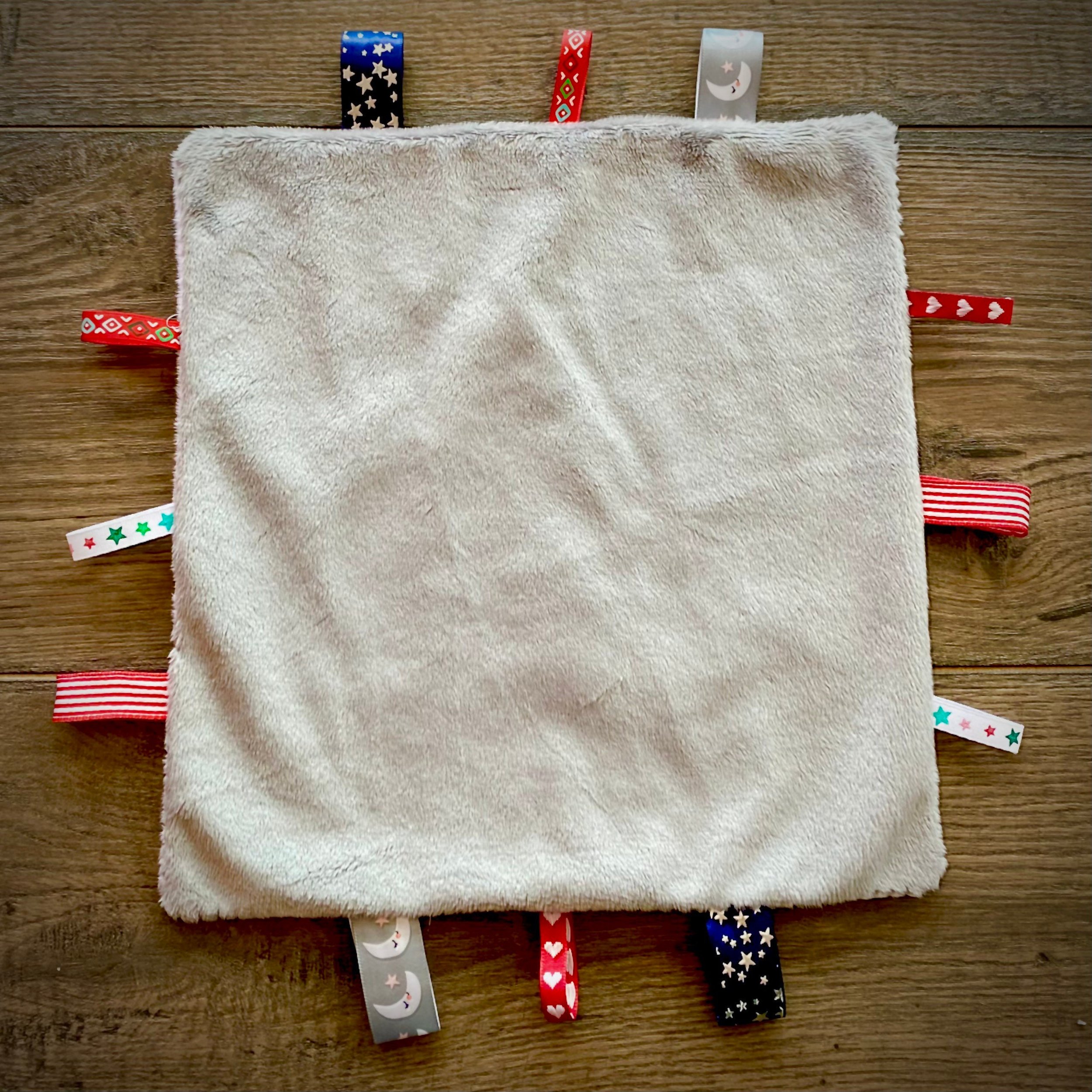 https://i.etsystatic.com/22775369/r/il/6e1d47/3661563789/il_fullxfull.3661563789_jdoz.jpg