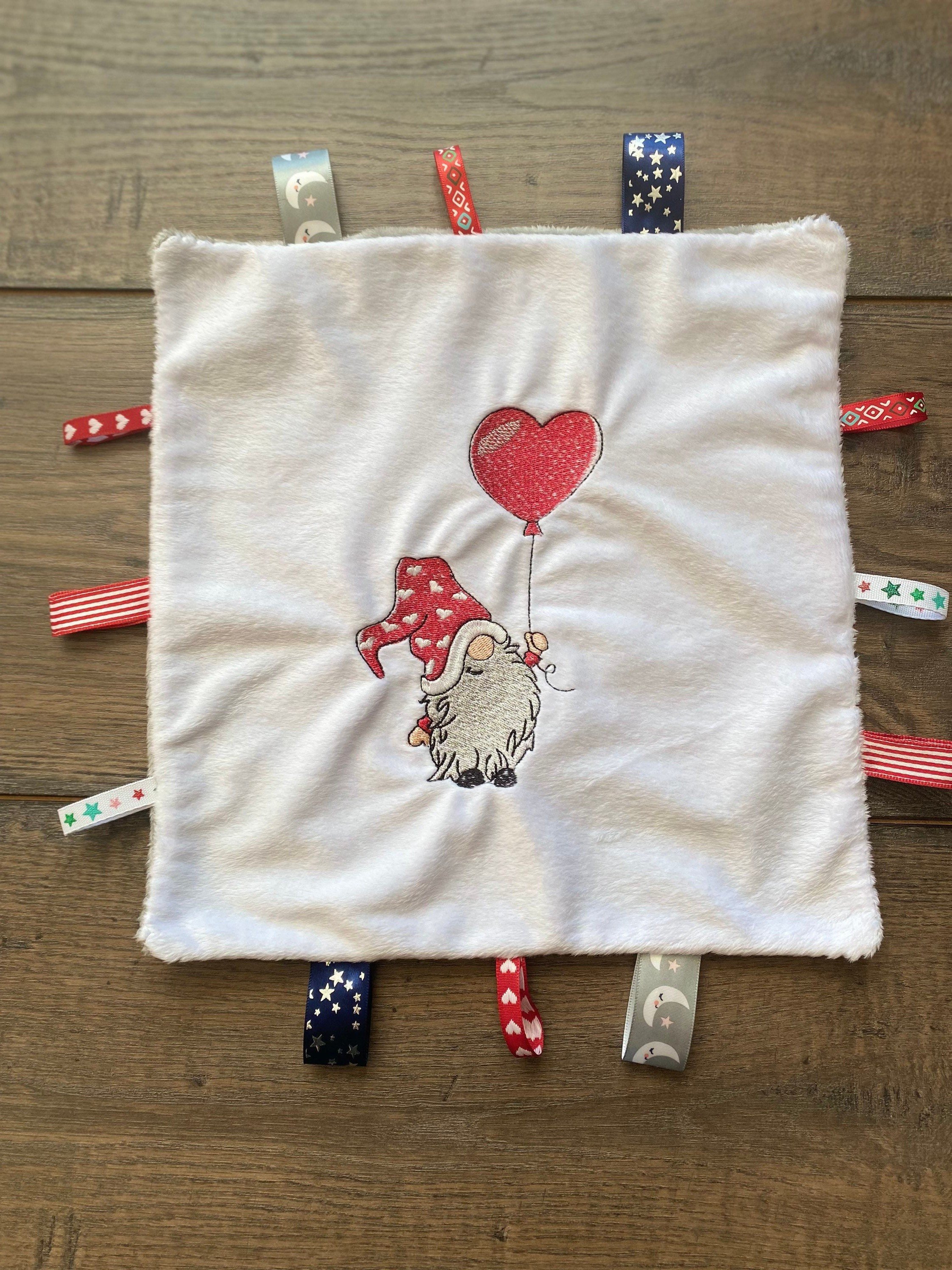 https://i.etsystatic.com/22775369/r/il/52b7a5/3613954882/il_fullxfull.3613954882_c94i.jpg