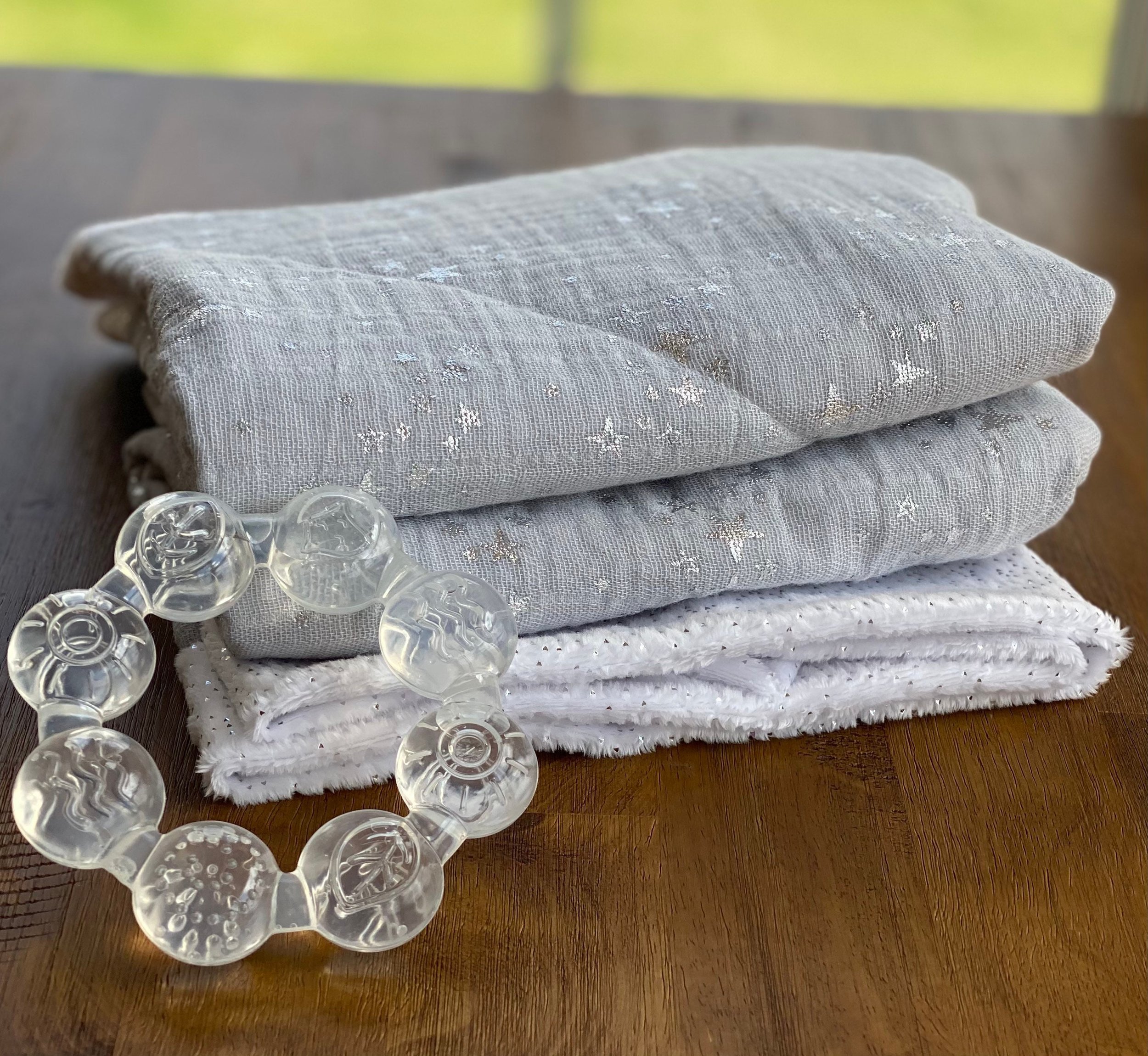 https://i.etsystatic.com/22775369/r/il/c08640/3028005246/il_fullxfull.3028005246_lbvq.jpg