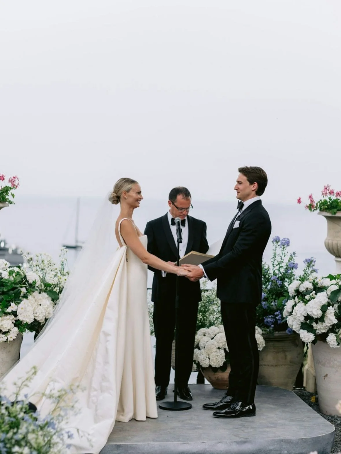 Happy one year anniversary Jenna &amp; Zach - a lifetime to go! 💫🤍 As seen in @vogueweddings 

Planning &amp; Design @matthewrobbinsdesign x
@robbinsotoya
Photography @gregfinck
Videographer @marcocaputofilms
Wardrobe Stylist @liatbaruch_
Day of Dr