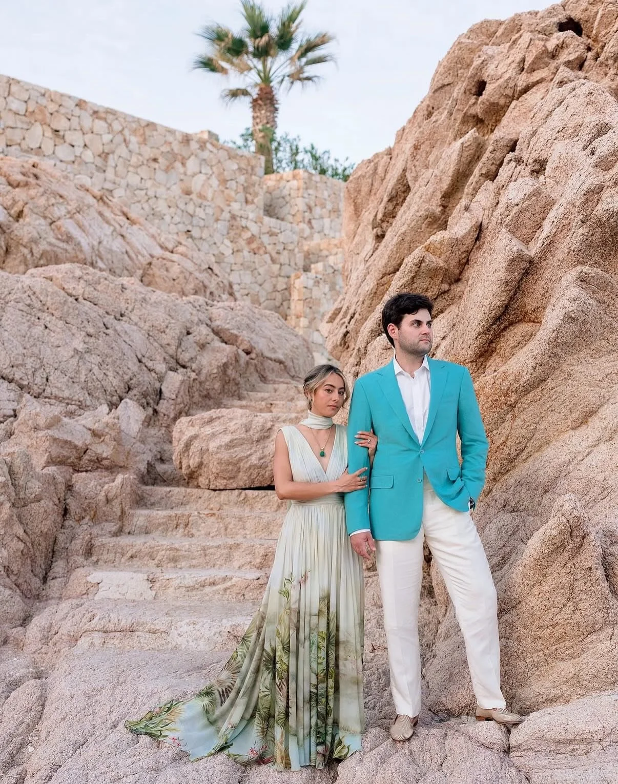A rehearsal dinner at home in Cabo, under the stars.
Perfectly captured by @josevilla

Planning and
Design @robbinsotoya @matthewrobbinsdesign
Photo @josevilla 
Video @storyboxcinema
Wedding Dresser/Stylist @maisiekatestyle
Dress @eliesaabworld
Suit 