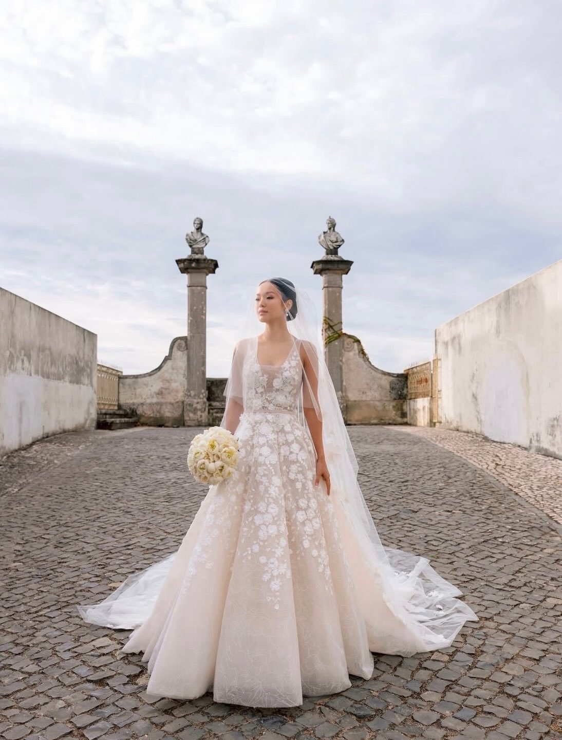 Looking back at this beautiful wedding last year in Sintra, Portugal with @lindsaylandman💫

Jen, you were such a joy to work with 🤍 

I attended the final dress fitting in NYC to ensure everything was absolutely perfect and my EU team flew in from 