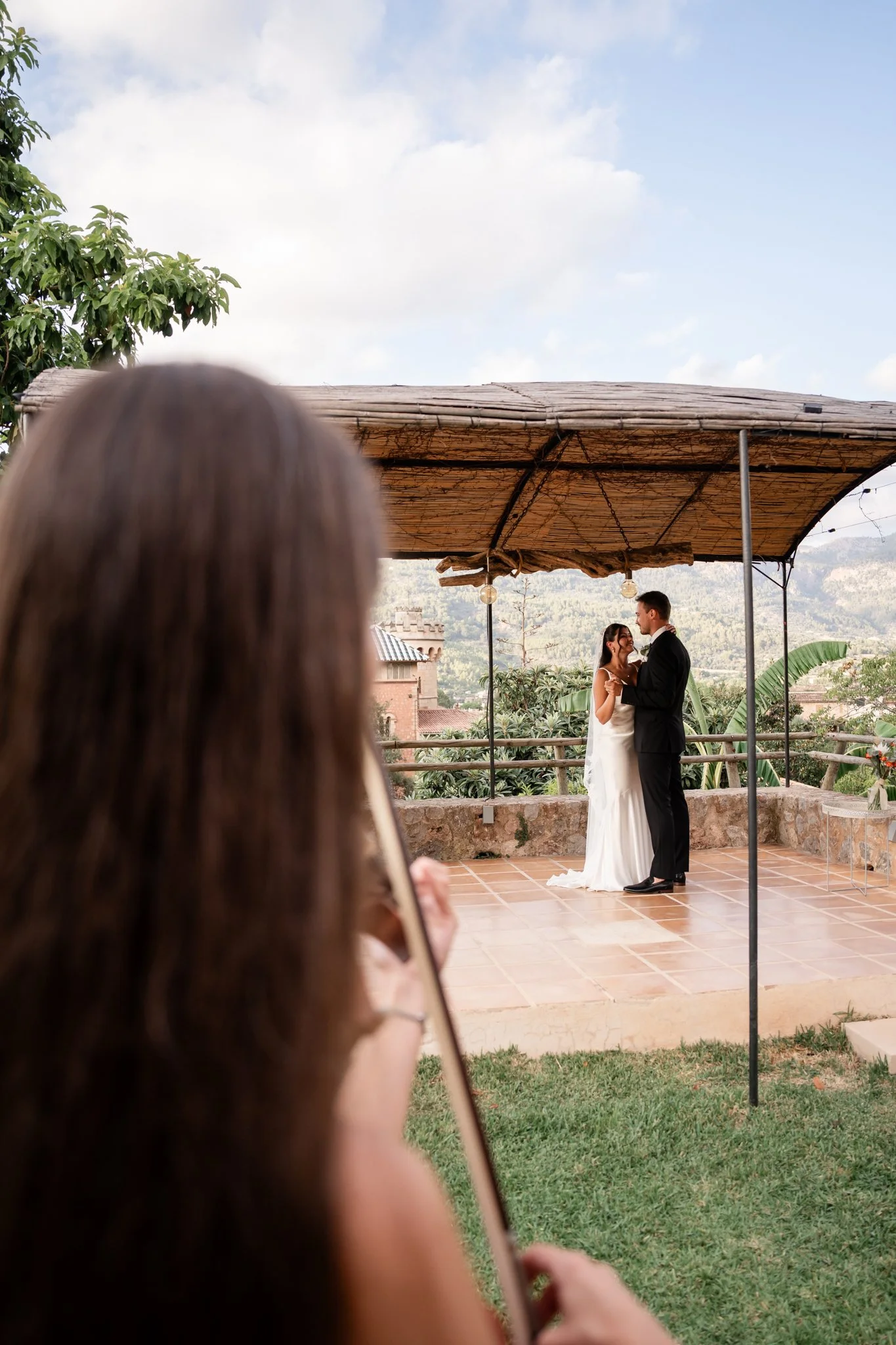 simple elegant mallorca elopement wedding