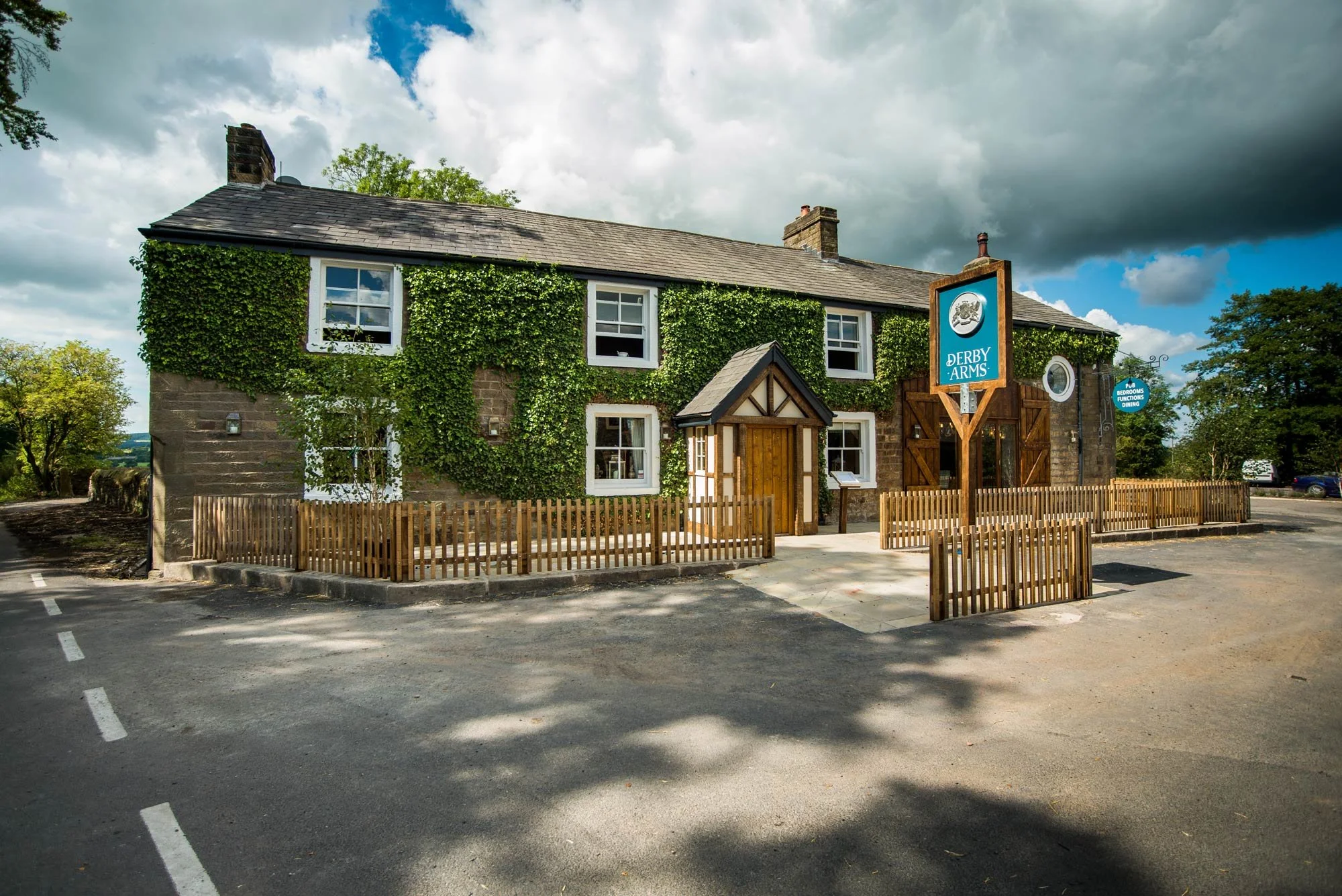 derby-arms-pub-restaurant-rooms