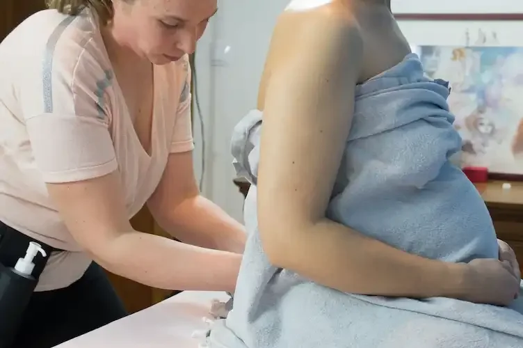 Massage femme enceinte massage prénatal