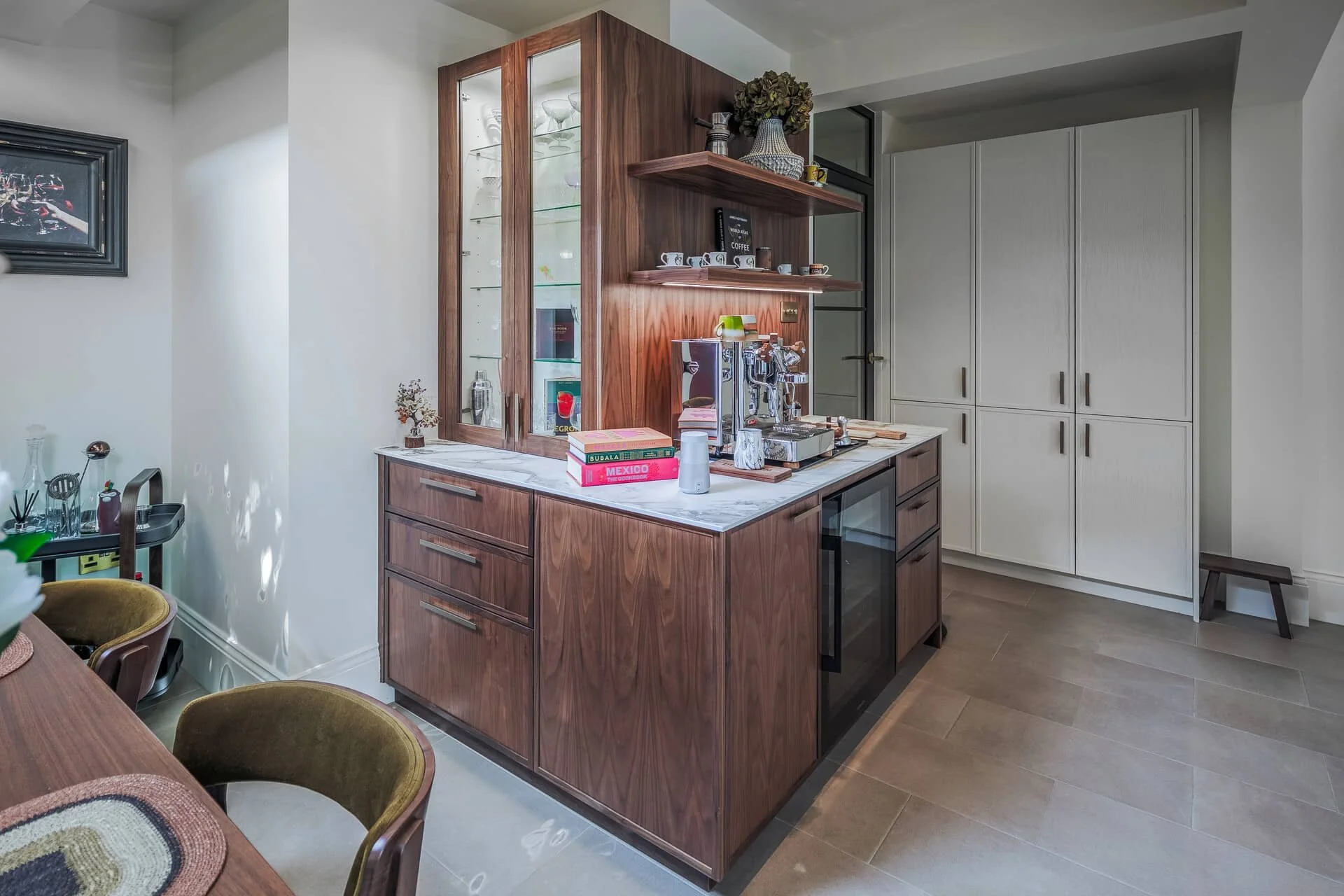 Puccini_kitchens_white and wood_P2249153.jpg